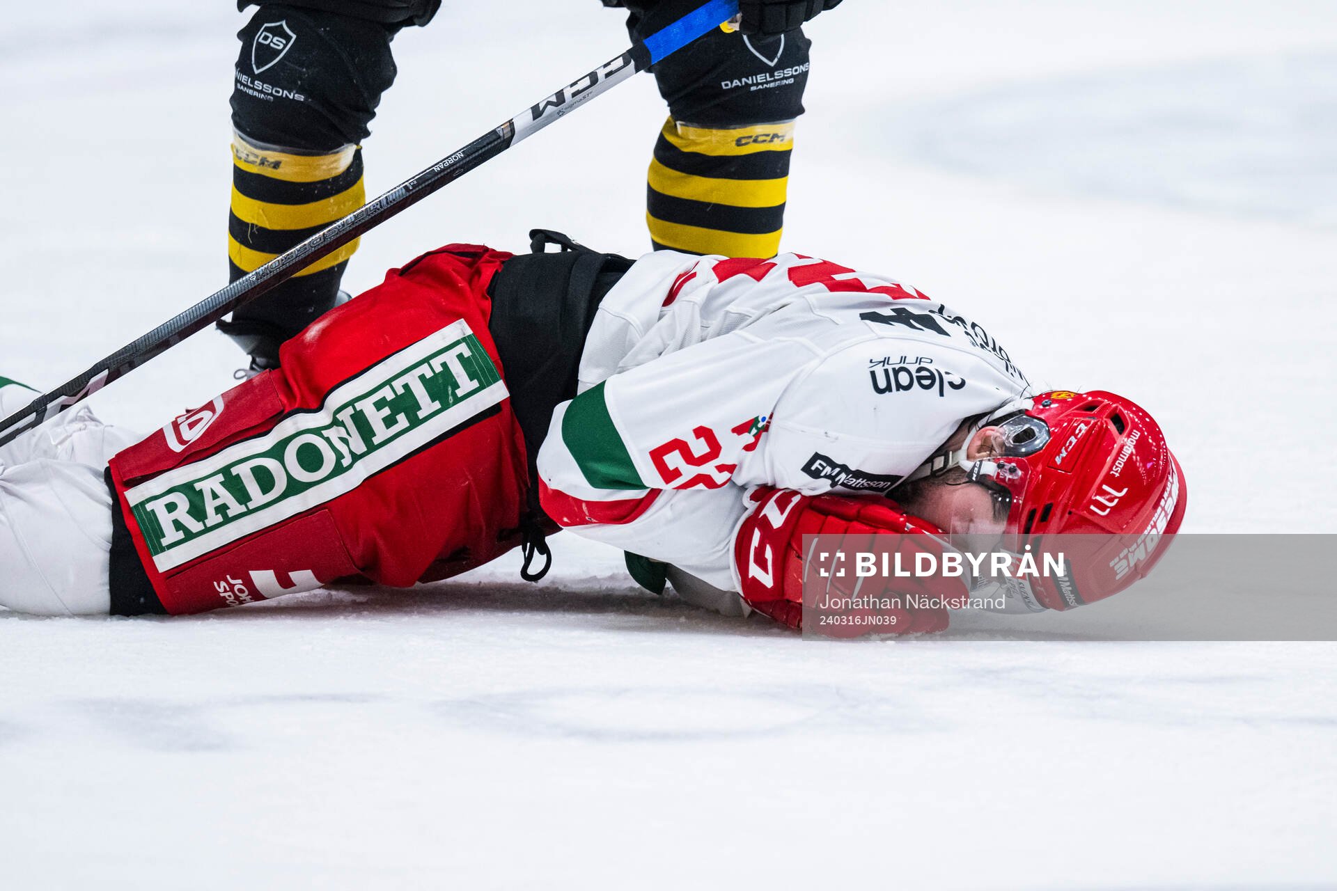 Moras Måns Carlsson har ont