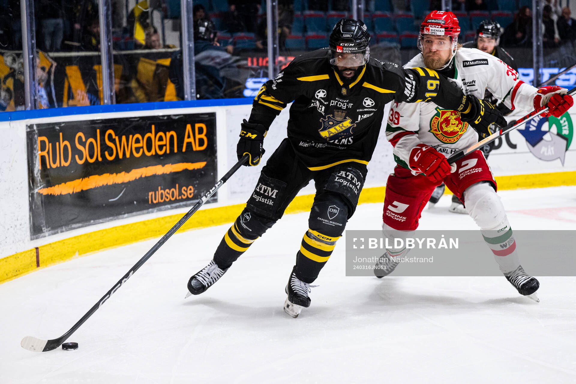 AIKs Daniel Muzito-Bagenda och Moras Kristoffer Gunnarsson