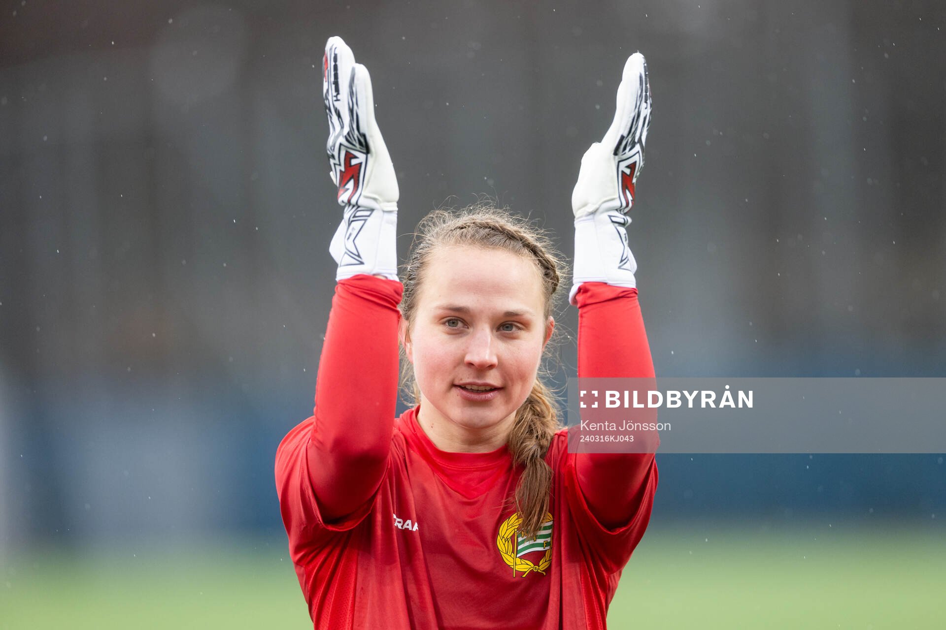 Hammarbys målvakt Anna Tamminen jublar