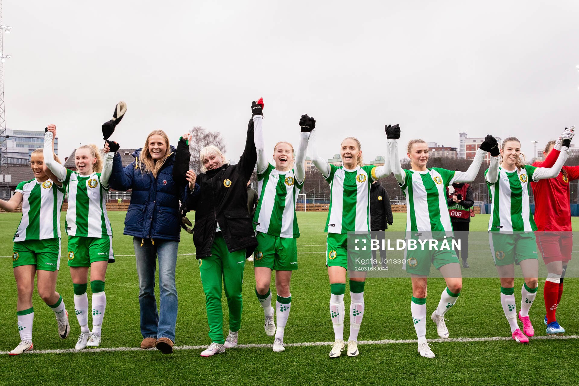 Hammarbys spelare jublar