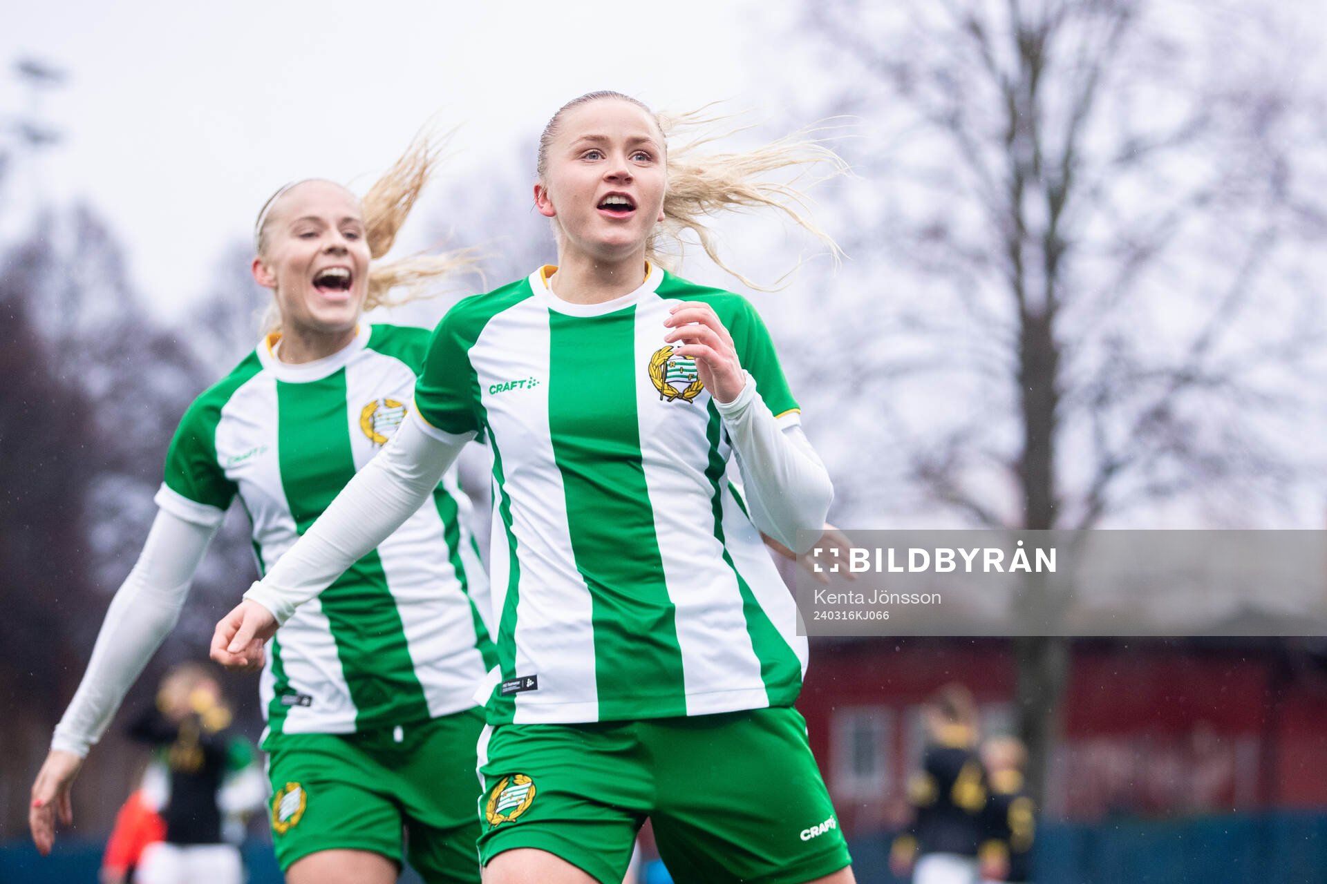 Hammarbys Anna Jøsendal jublar med Stina Lennartsson