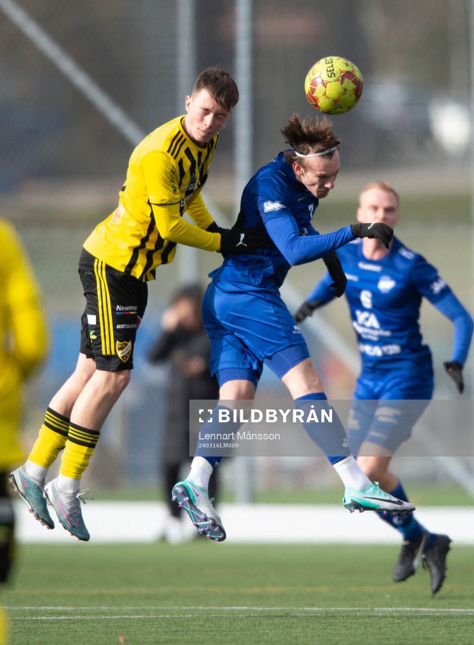  IFK Hässleholms Gustav Persson  i träningsmatchen mellan IFK Hässleholm och Hovshaga i Hässleholm 16 mars 2024.
