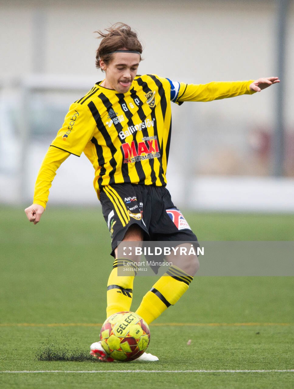 IFK Hässleholms Gustav Winroth i träningsmatchen mellan