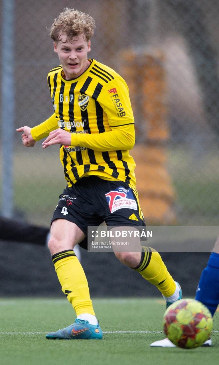IFK Hässleholms Elmar Lindqvist i träningsmatchen mellan