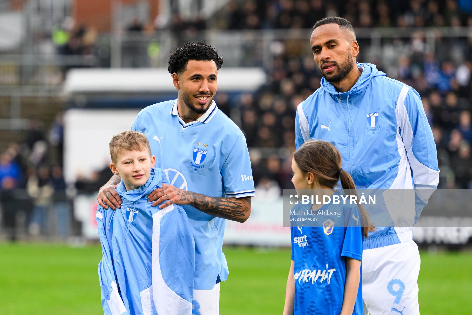 Malmö FFs Sergio Pena vid lineup innan semifinalen i Svenska Cupen mellan Halmstad och Malmö FF den 16 mars 2024 i Halmstad.