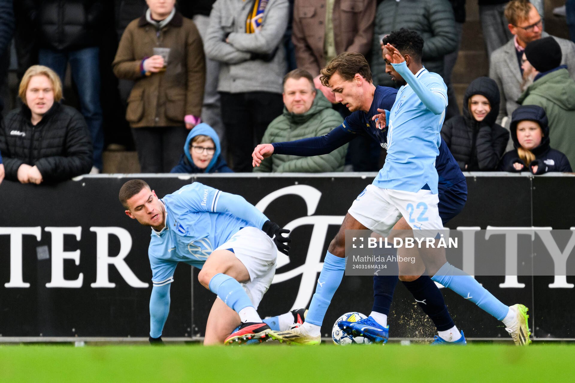 Malmö FFs Gabriel Busanello och Halmstads Villiam Granath