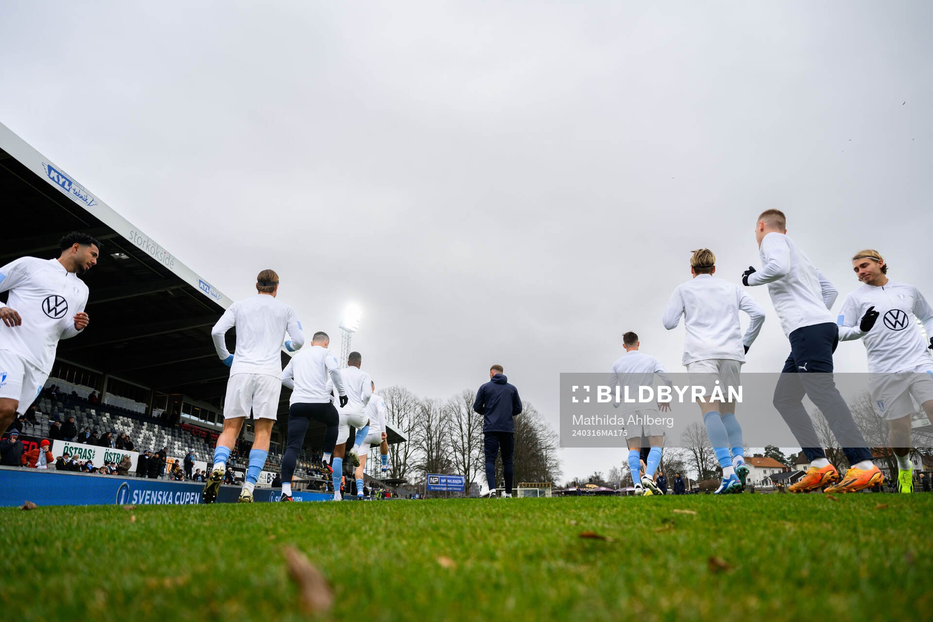 Malmö FFs spelare värmer upp