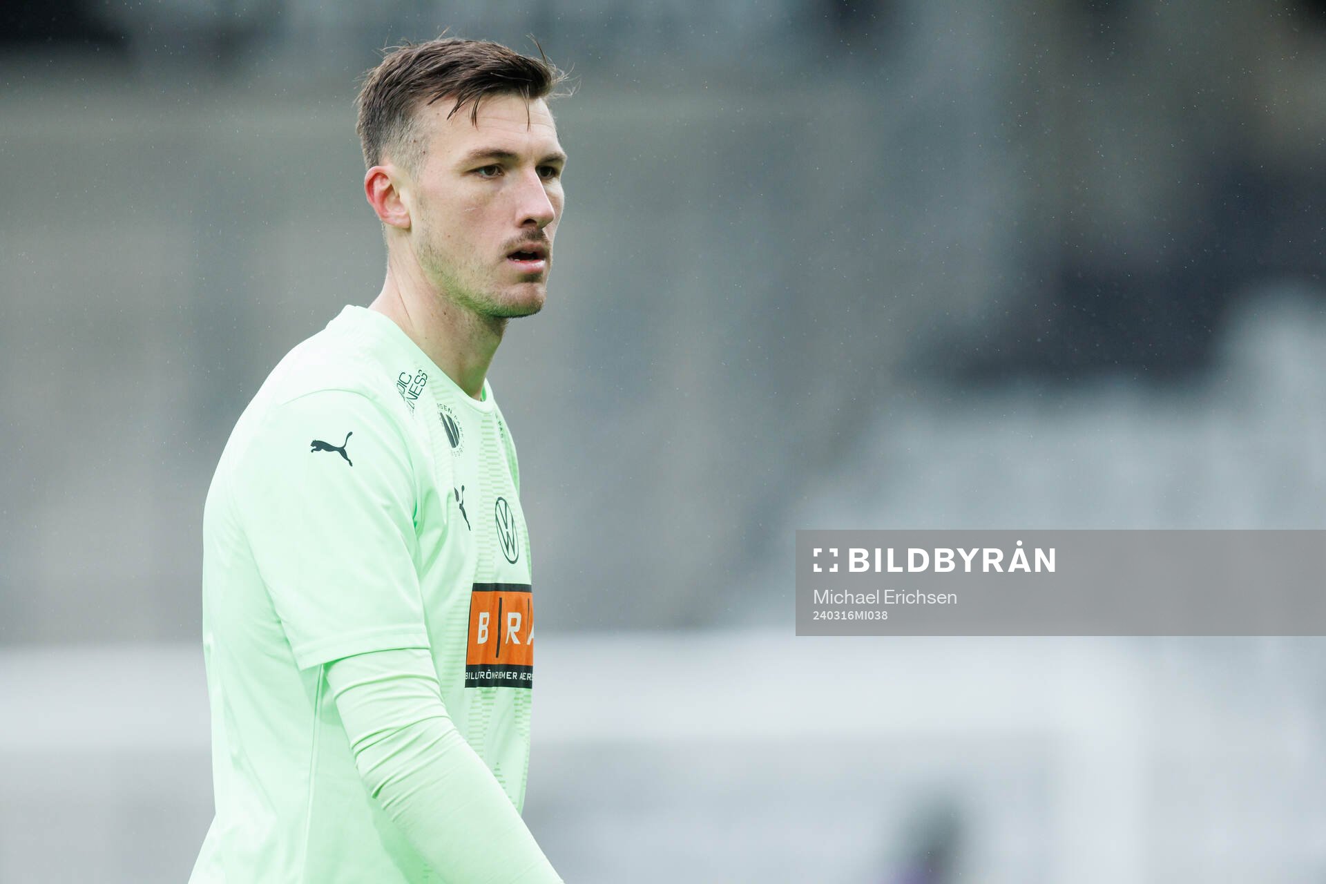 Häckens målvakt Andreas Linde deppar