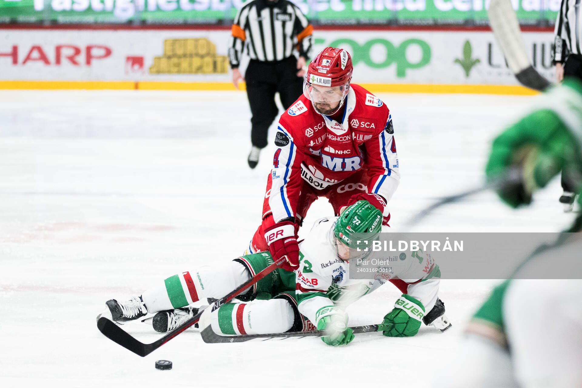 Timrås Tim Erixon och Rögles Daniel Zaar