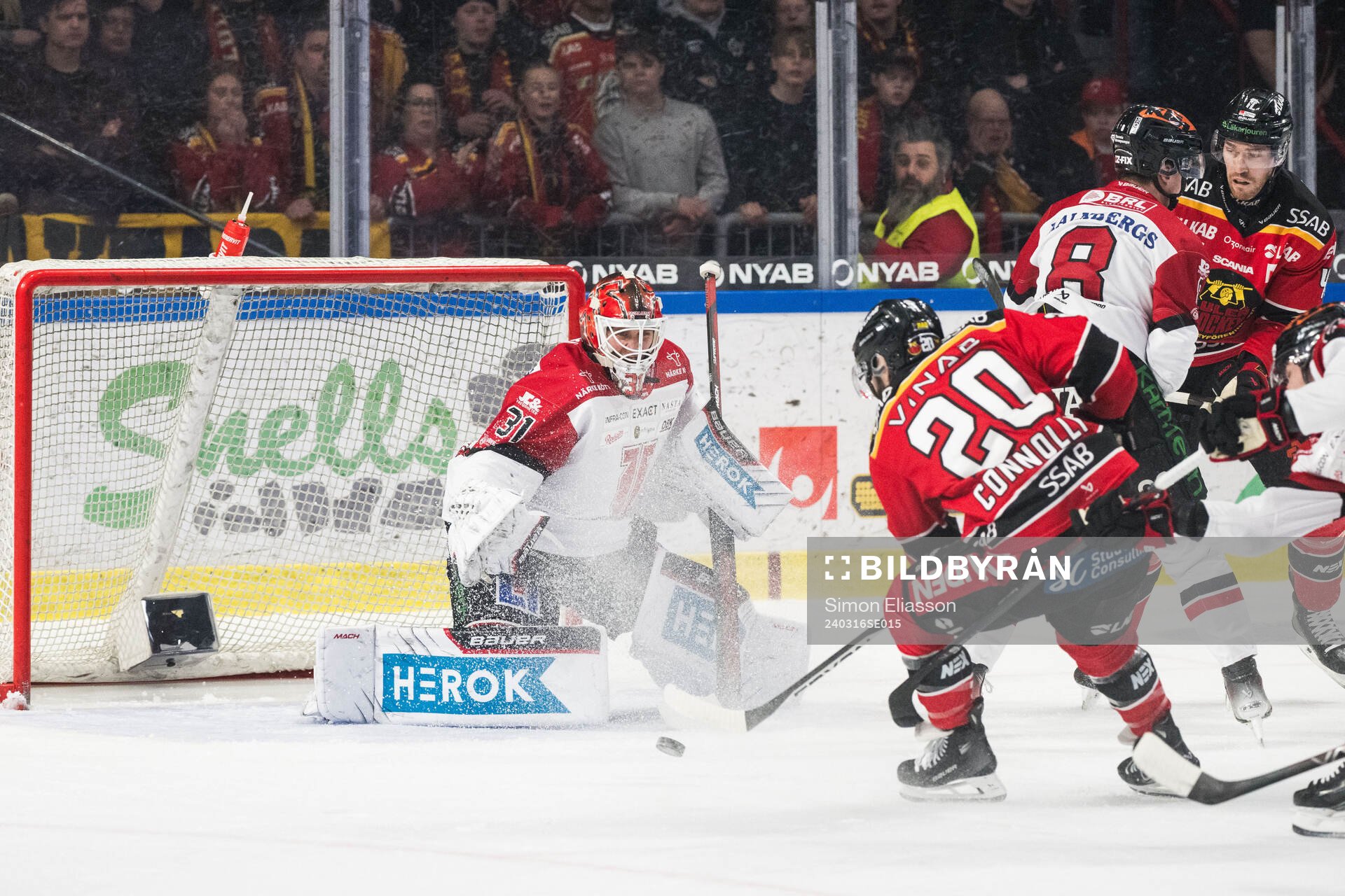 Örebros målvakt Jonas Arntzen och Luleås Jack Connolly
