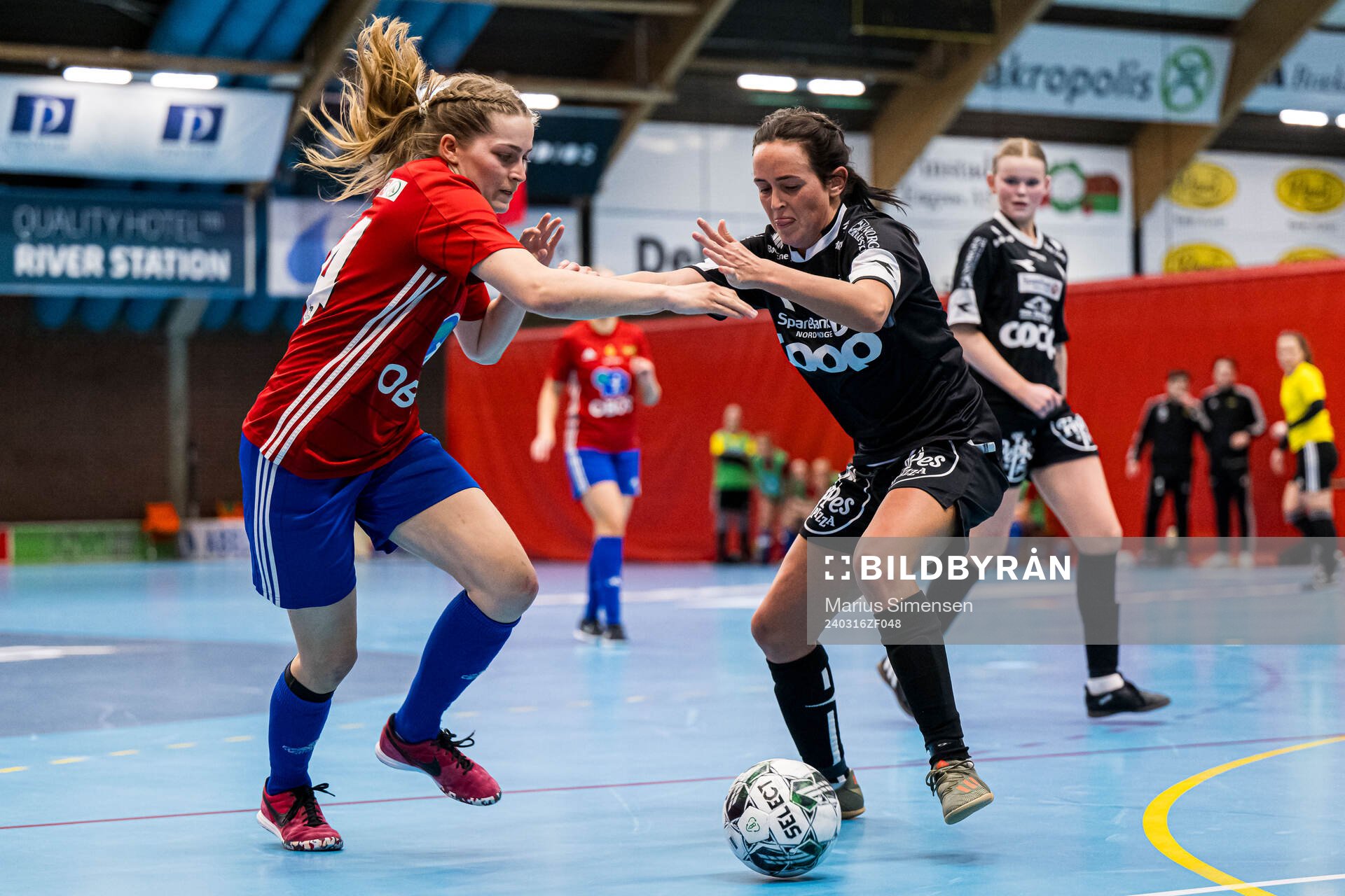 Leah Marlene van der Weel of Skeid and Monika Hunstad of