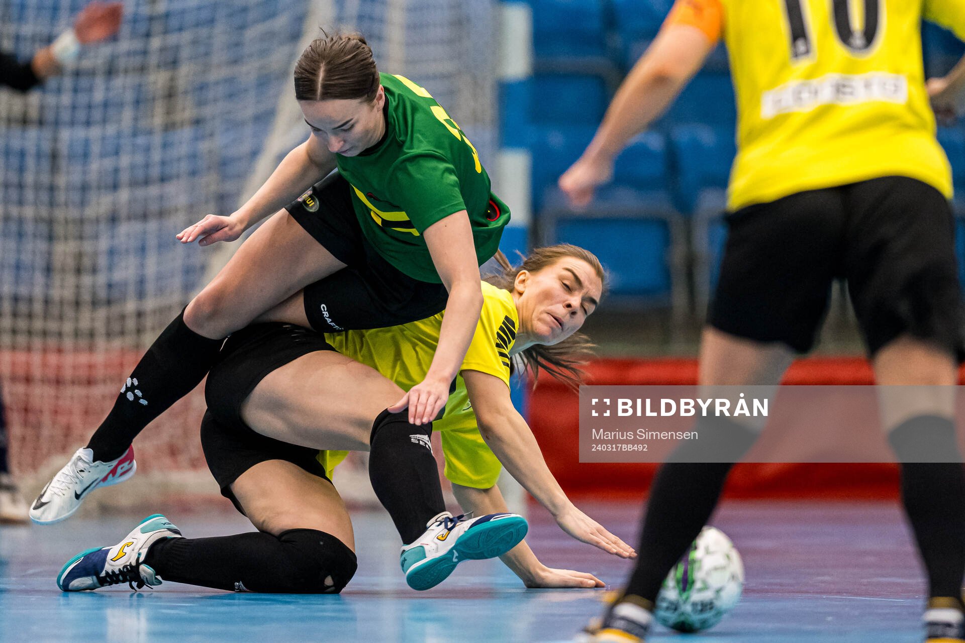 Hedda Romslo Meyer of NTNUI and Nora Wang of Stakkevollan during the Norwegian Championship futsal match between NTNUI and Stakkevollan on March 17, 2024 in Drammen.