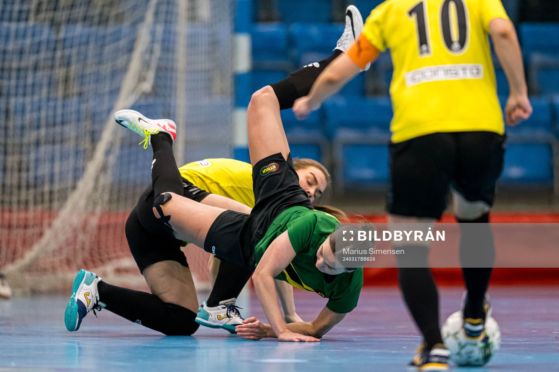 Hedda Romslo Meyer of NTNUI and Nora Wang of Stakkevollan during the Norwegian Championship futsal match between NTNUI and Stakkevollan on March 17, 2024 in Drammen.