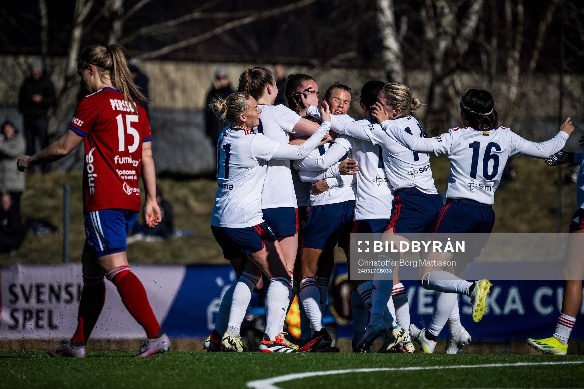 FC Rosengårds Halimatu Ibrahim Ayinde jublar