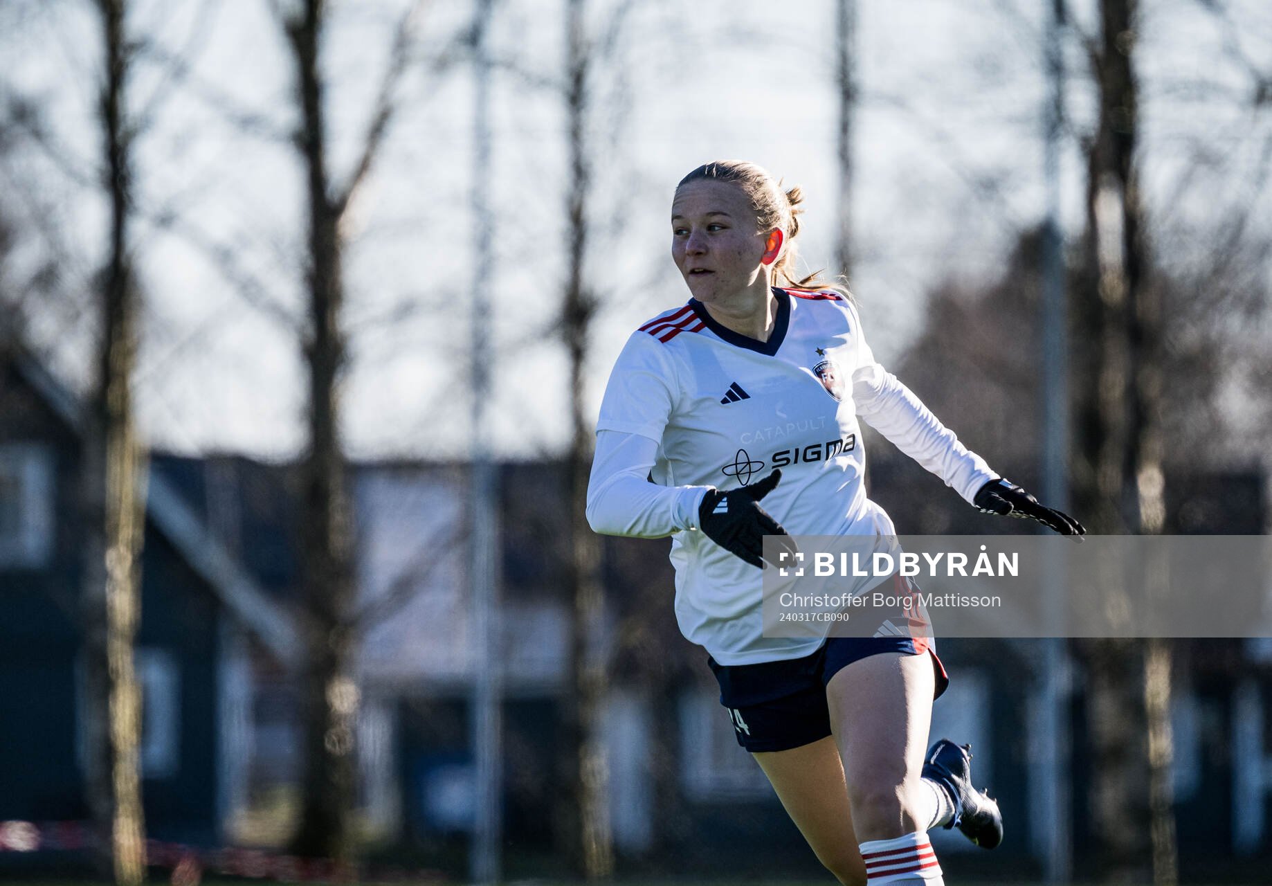FC Rosengårds Johanna Lindblom under fotbollsmatchen i Svenska Cupen mellan Vittsjö och FC Rosengård den 17 mars 2024 i Sösdala.