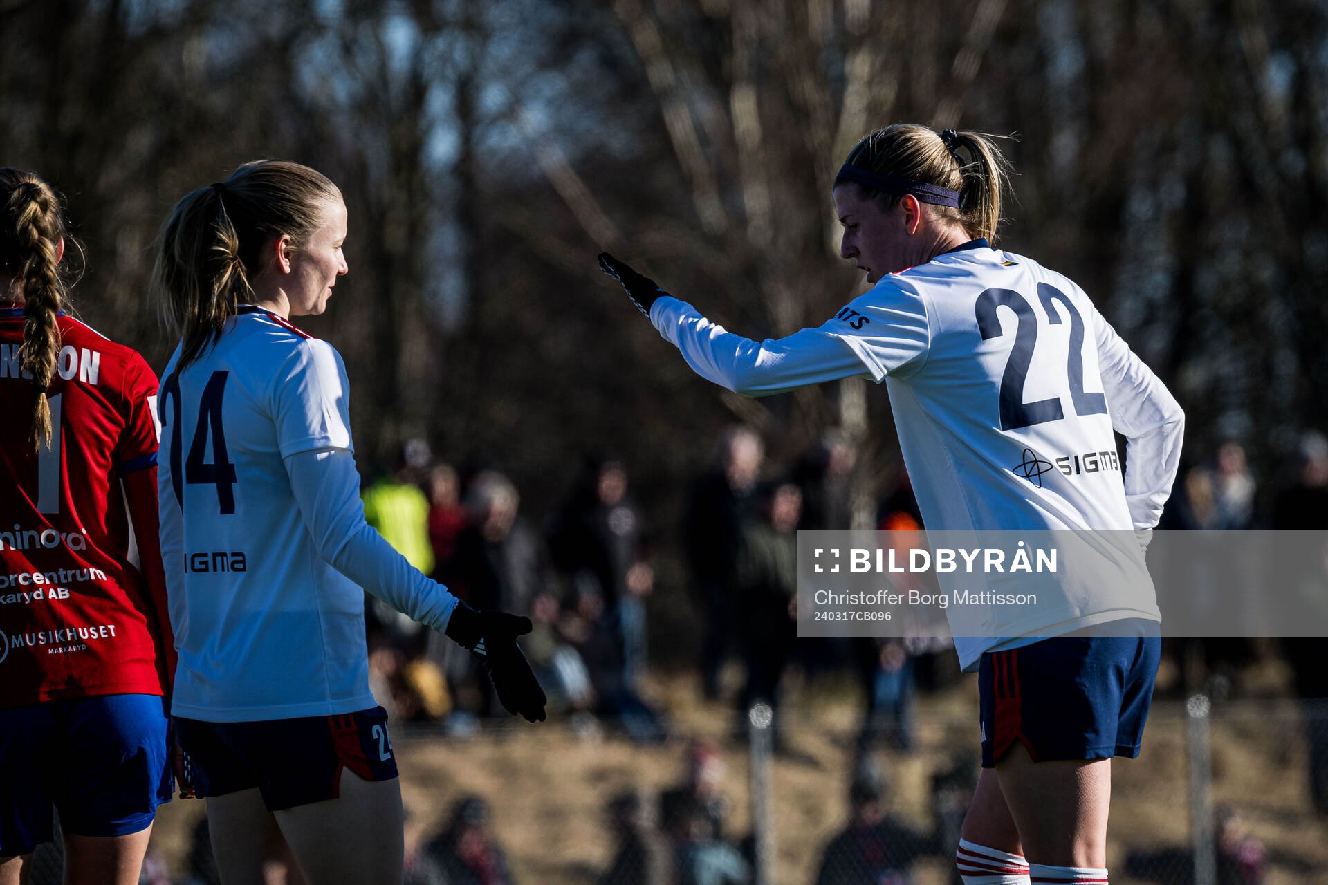 FC Rosengårds Olivia Schough och Johanna Lindblom jublar