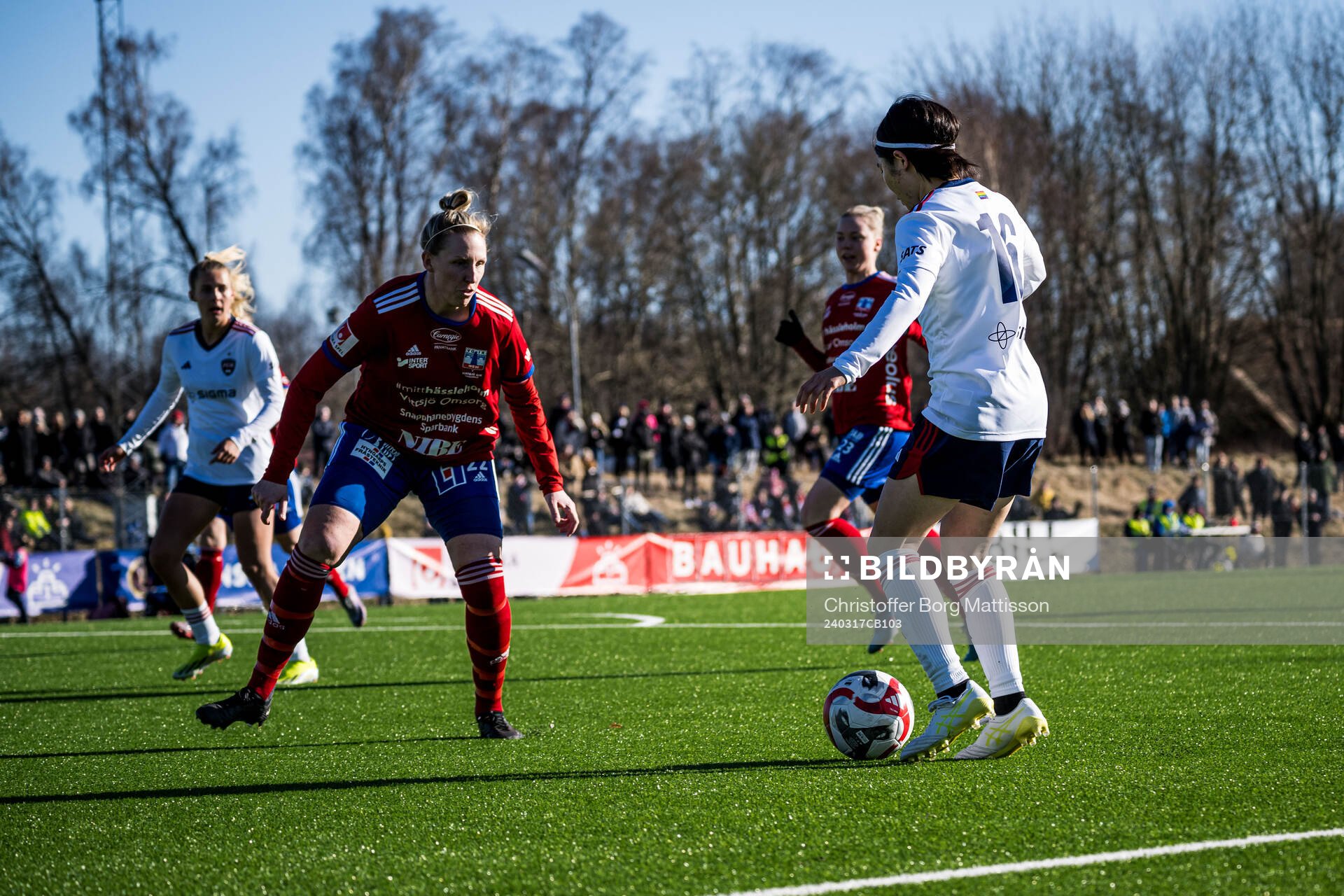 Vittsjös Sandra Lynn och FC Rosengårds Mai Kadowaki