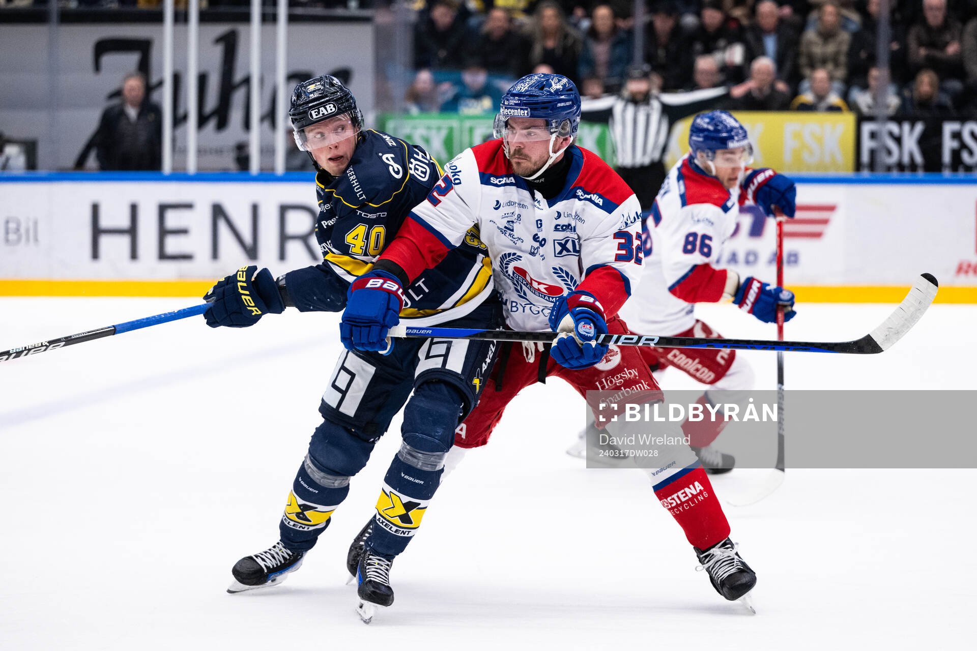 HV71s Oskar Stål-Lyrenäs och Oskarshamns Oscar Engsund