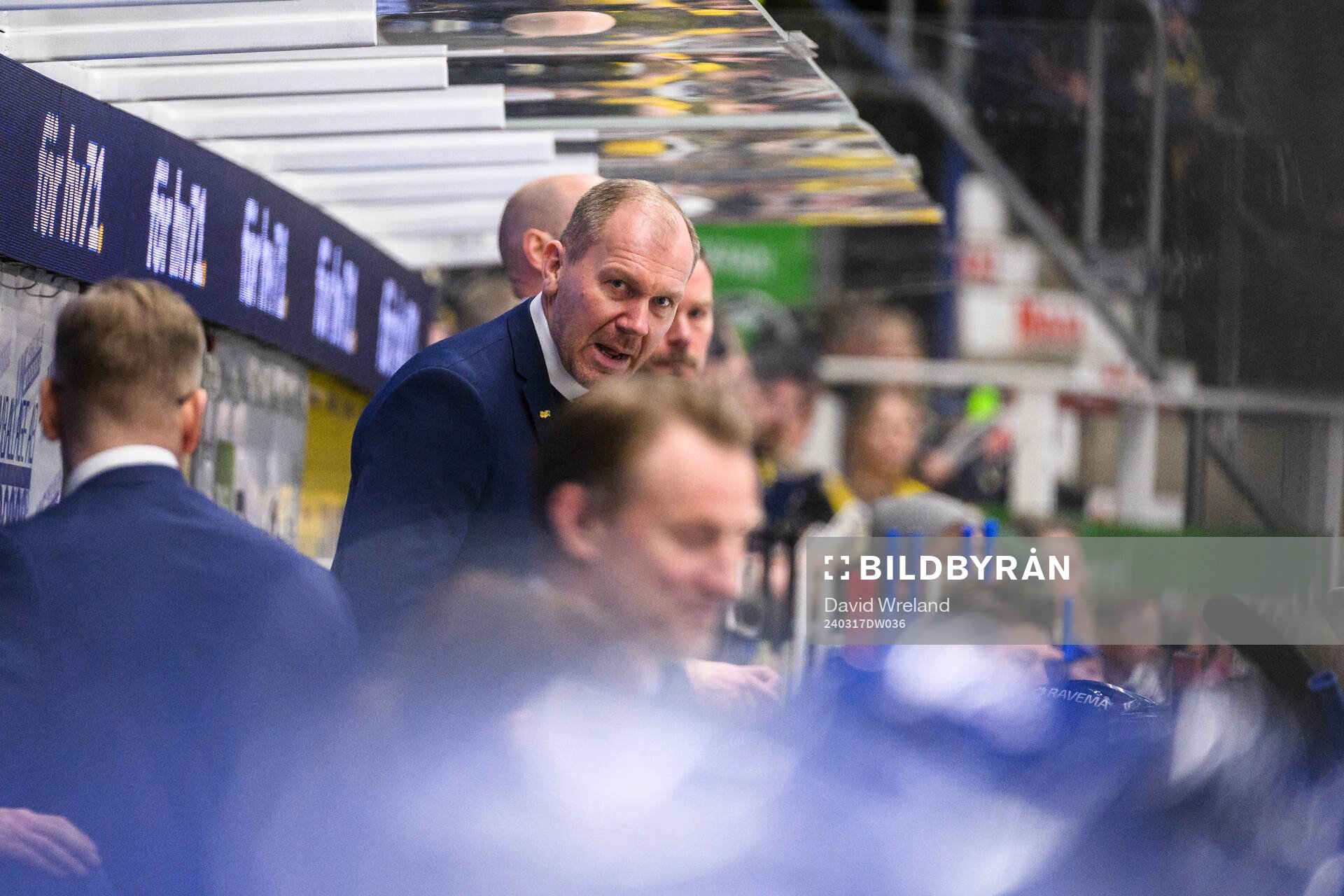 HV71s  huvudtränare Johan Lindbom