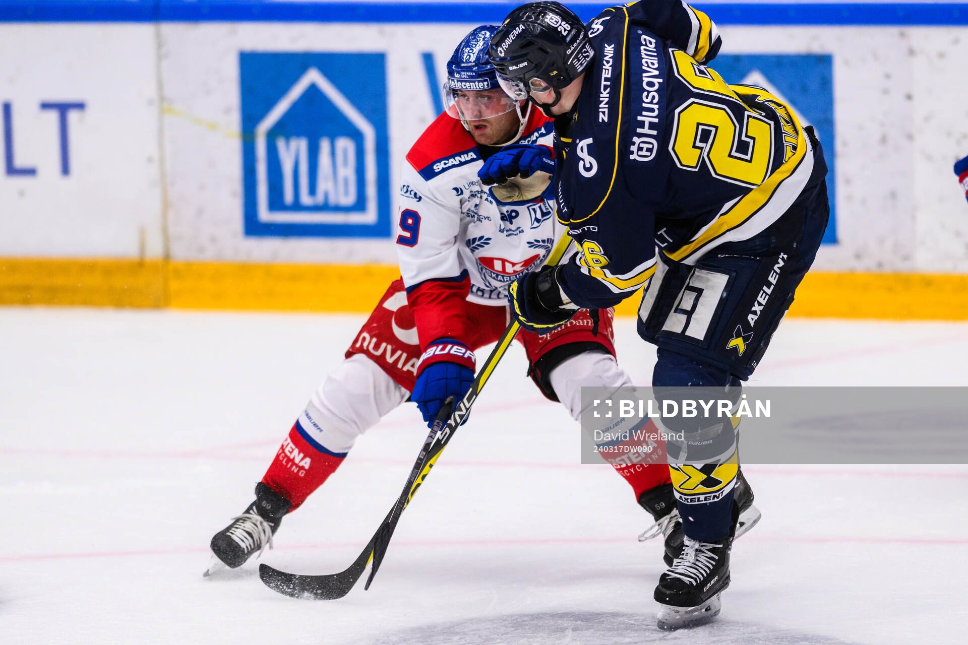Oskarshamns Ahti Oksanen och HV71s Tommi Tikka