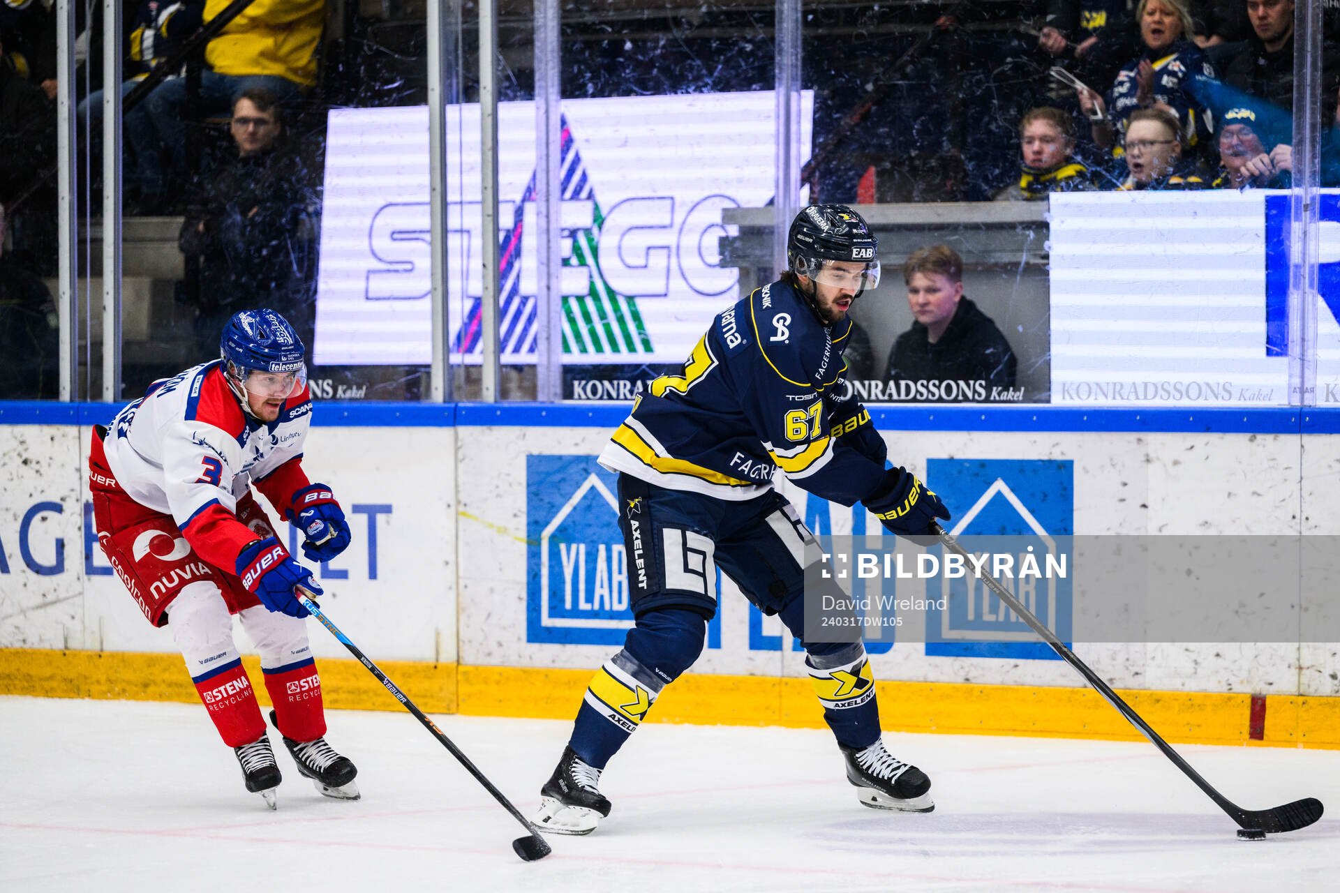 Oskarshamns Niclas Burström och HV71s Oliwer Kaski