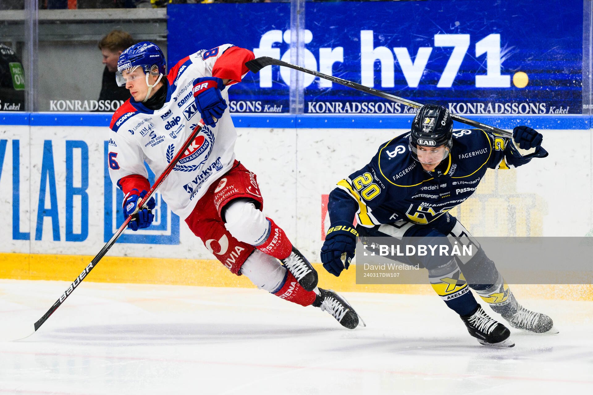 Oskarshamns Lukas Jasek och HV71s Andre Petersson