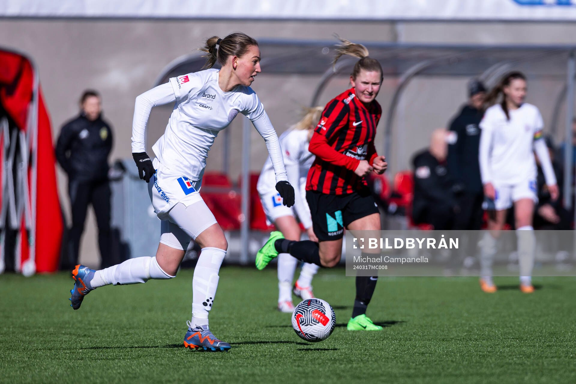 IK Uppsalas Clara Flenhagen under fotbollsmatchen i Svenska Cupen mellan Brommapojkarna och IK Uppsala den 17 mars 2024 i Stockholm.