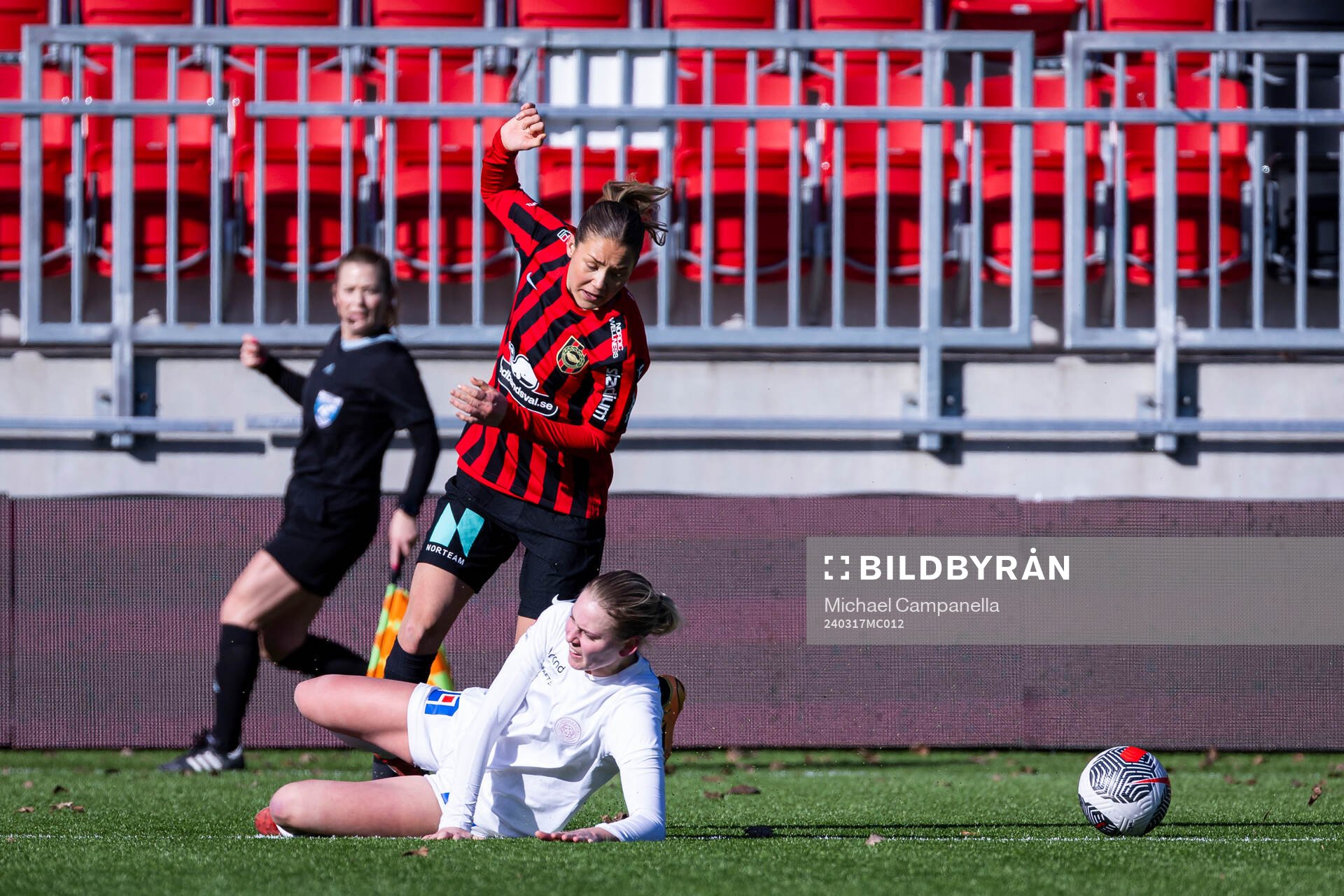 Brommapojkarnas Tuva Ölvestad och IK Uppsalas Ellen