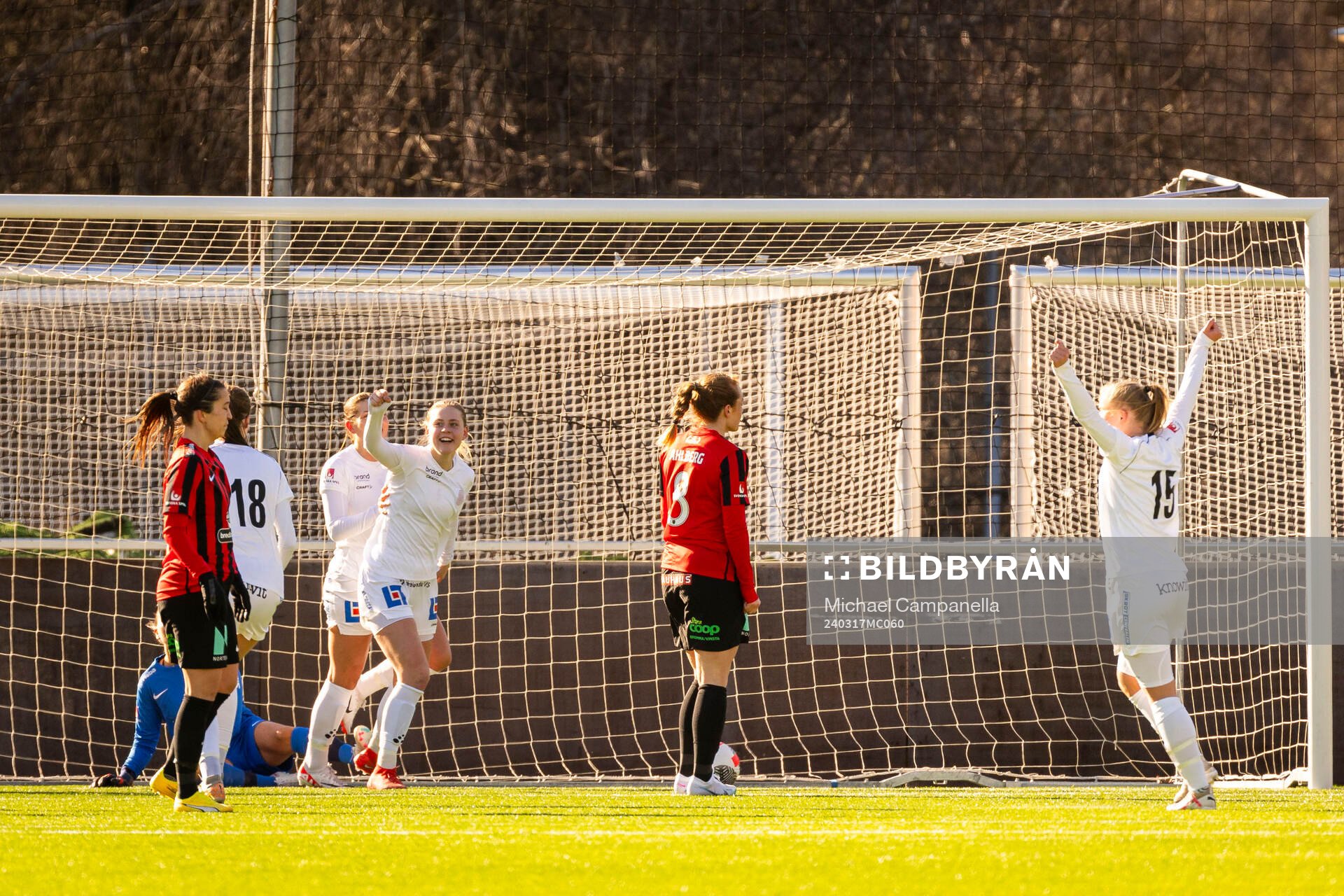 IK Uppsalas Ellen Andersson jublar efter 1-4 målet under fotbollsmatchen i Svenska Cupen mellan Brommapojkarna och IK Uppsala den 17 mars 2024 i Stockholm.
