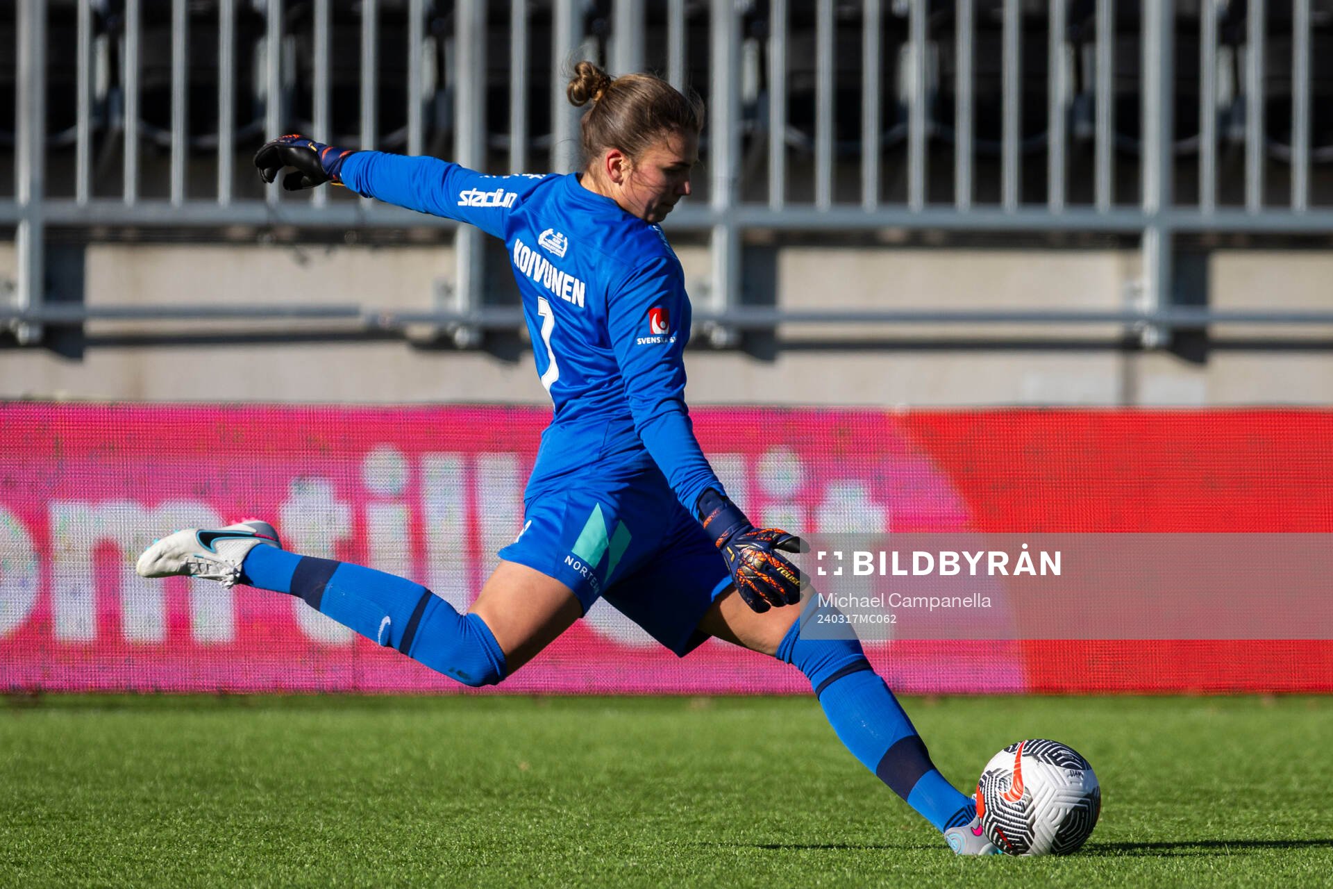 Brommapojkarnas målvakt Anna Aurora Koivunen