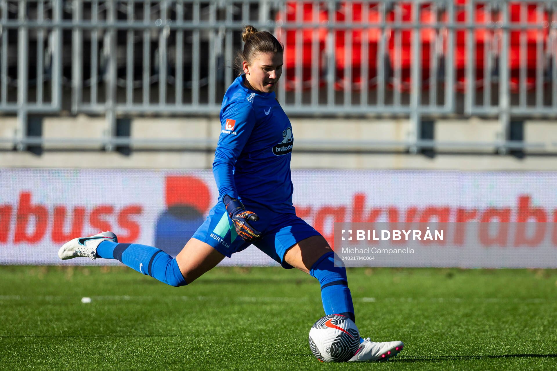 Brommapojkarnas målvakt Anna Aurora Koivunen