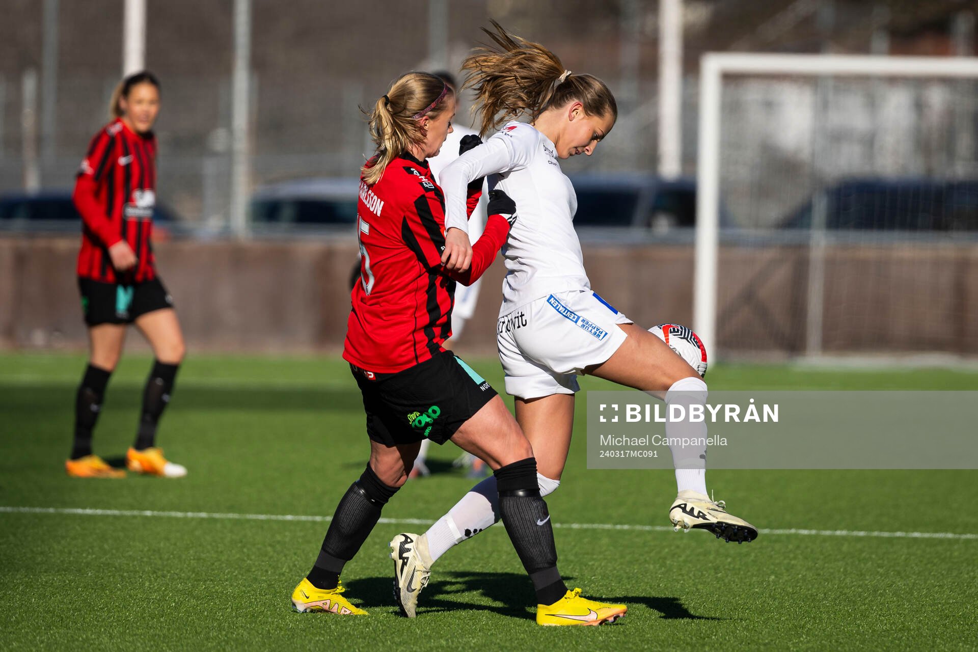 IK Uppsalas Angelina Klingberg och Brommapojkarnas Elsa