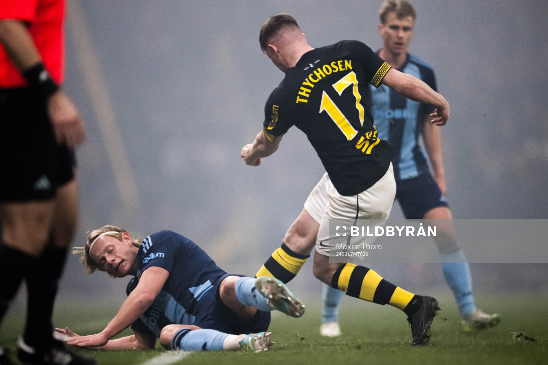 Djurgårdens Tobias Gulliksen och AIKs Mads Døhr Thychosen