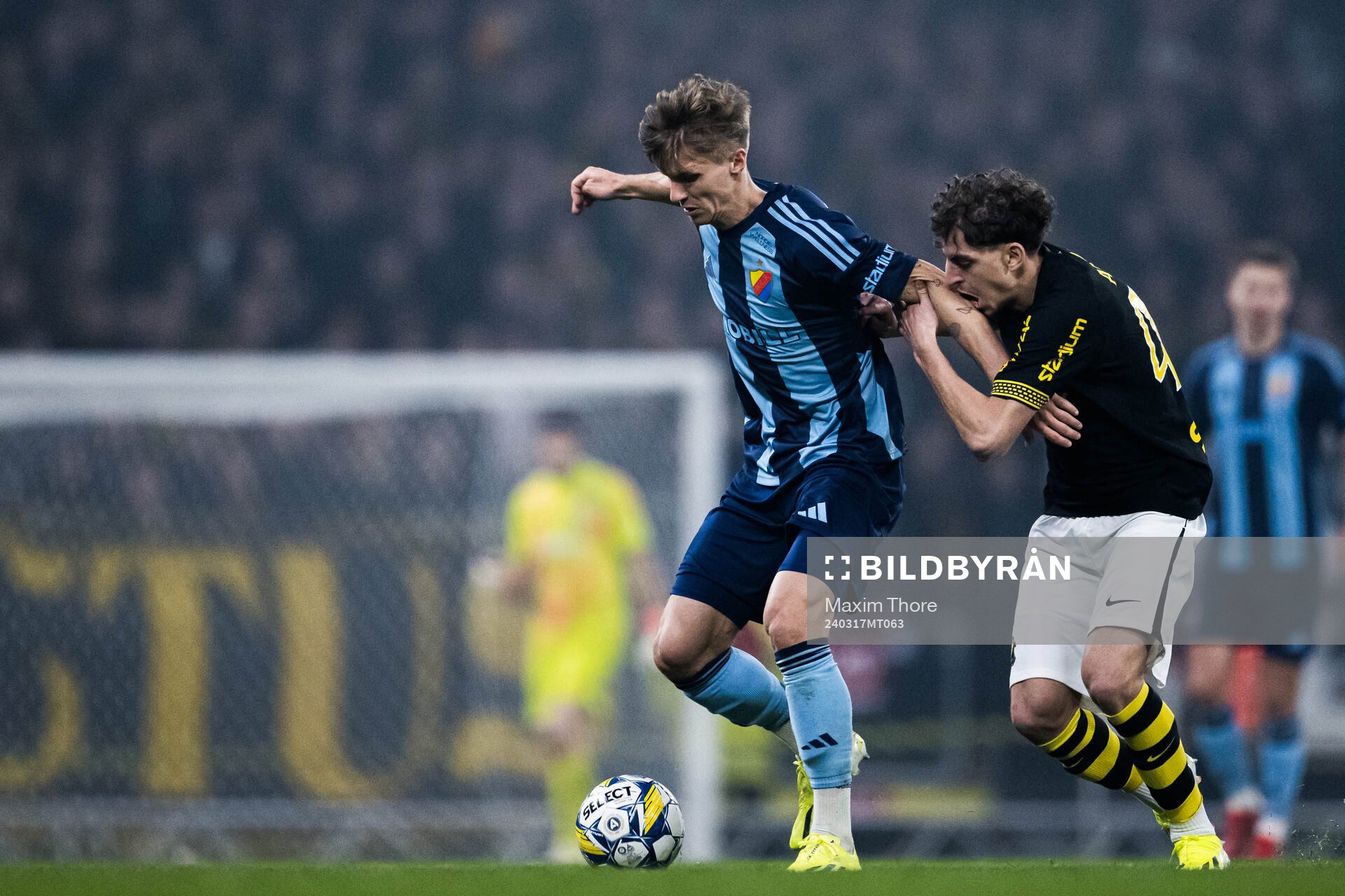 Djurgårdens Samuel Leach Holm och AIKs Taha Ayari
