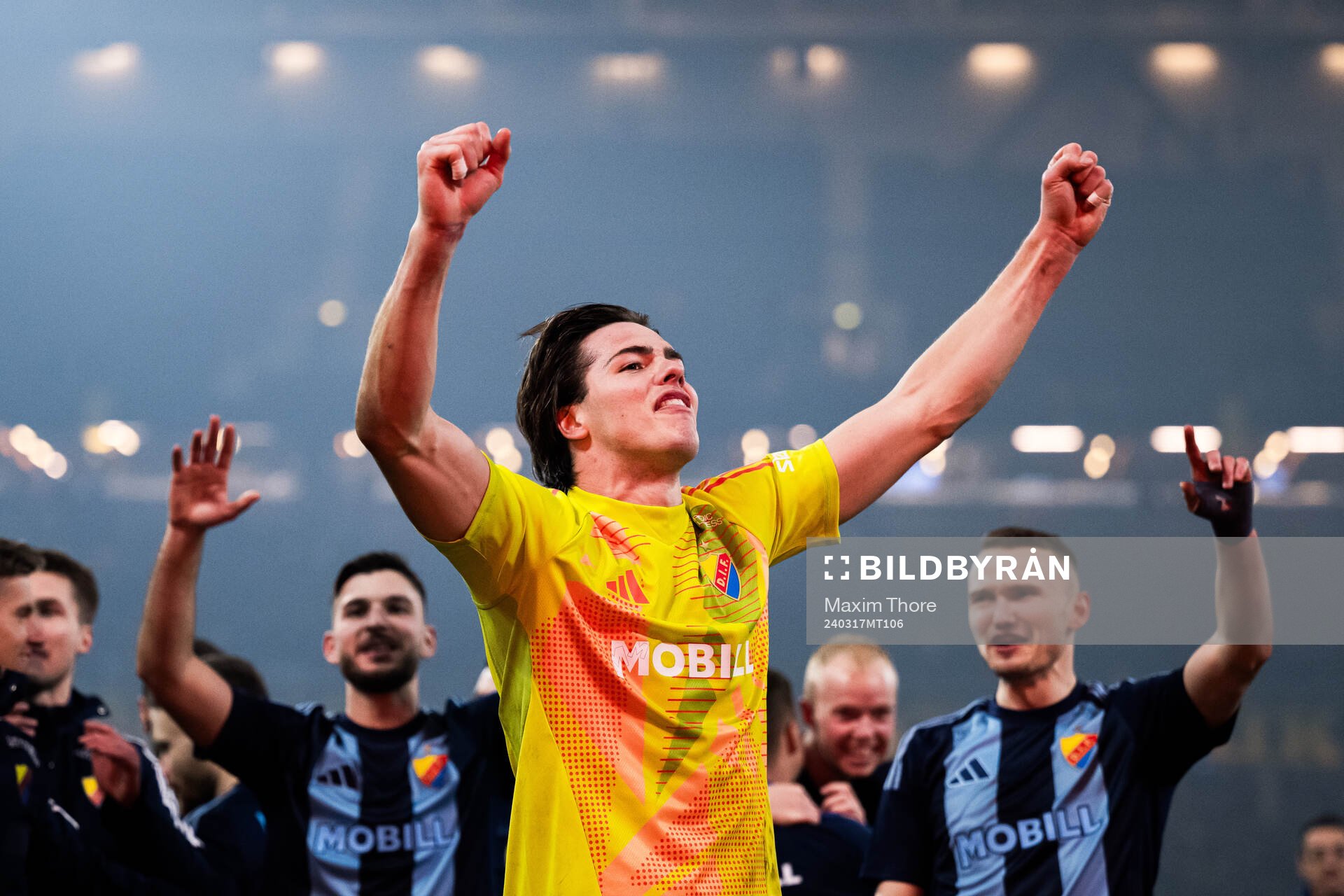 Djurgårdens målvakt Jacob Widell Zetterström jublar