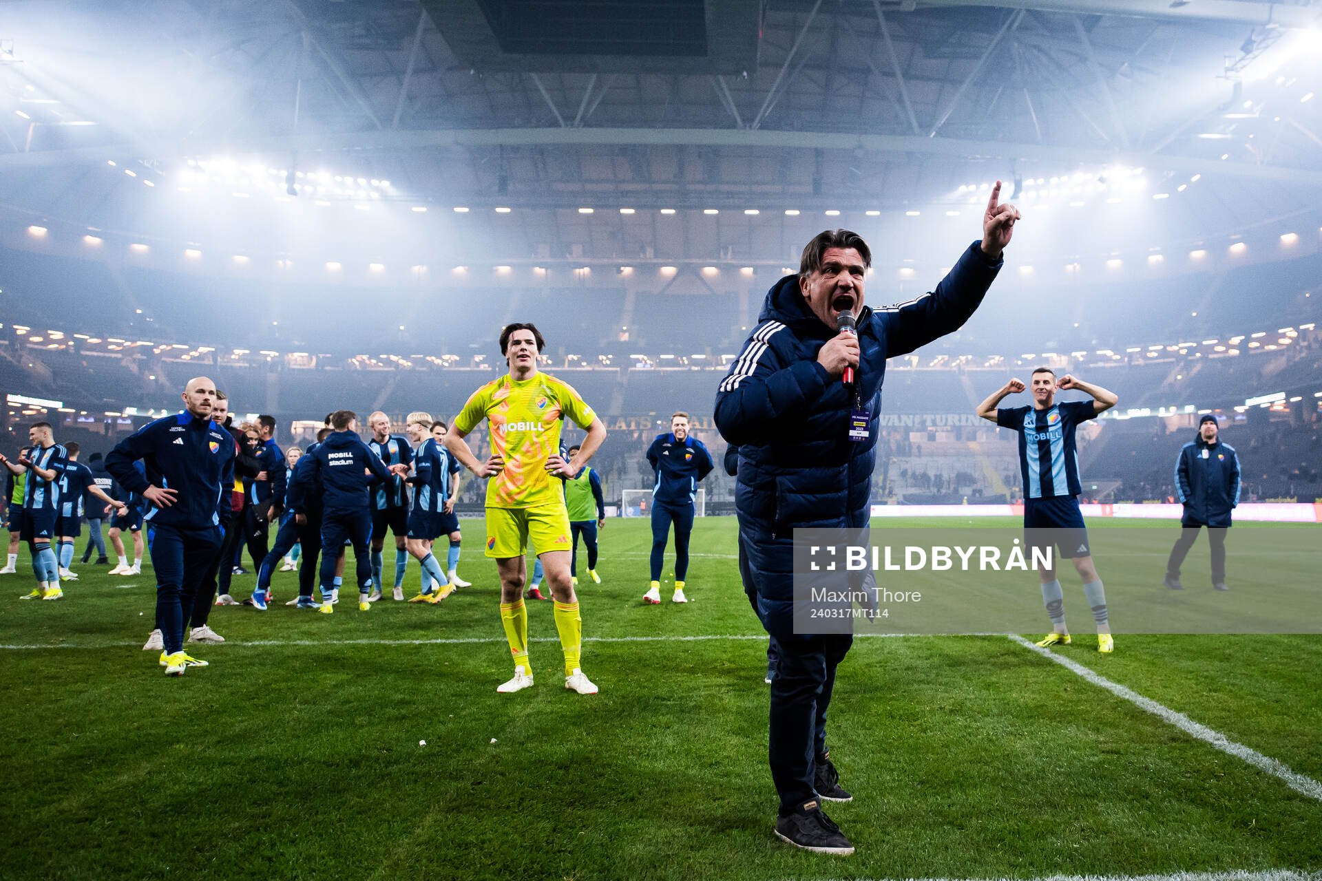 Djurgårdens sportchef Bosse Andersson jublar