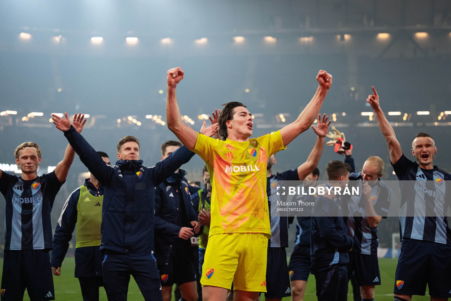 Djurgårdens målvakt Jacob Widell Zetterström jublar