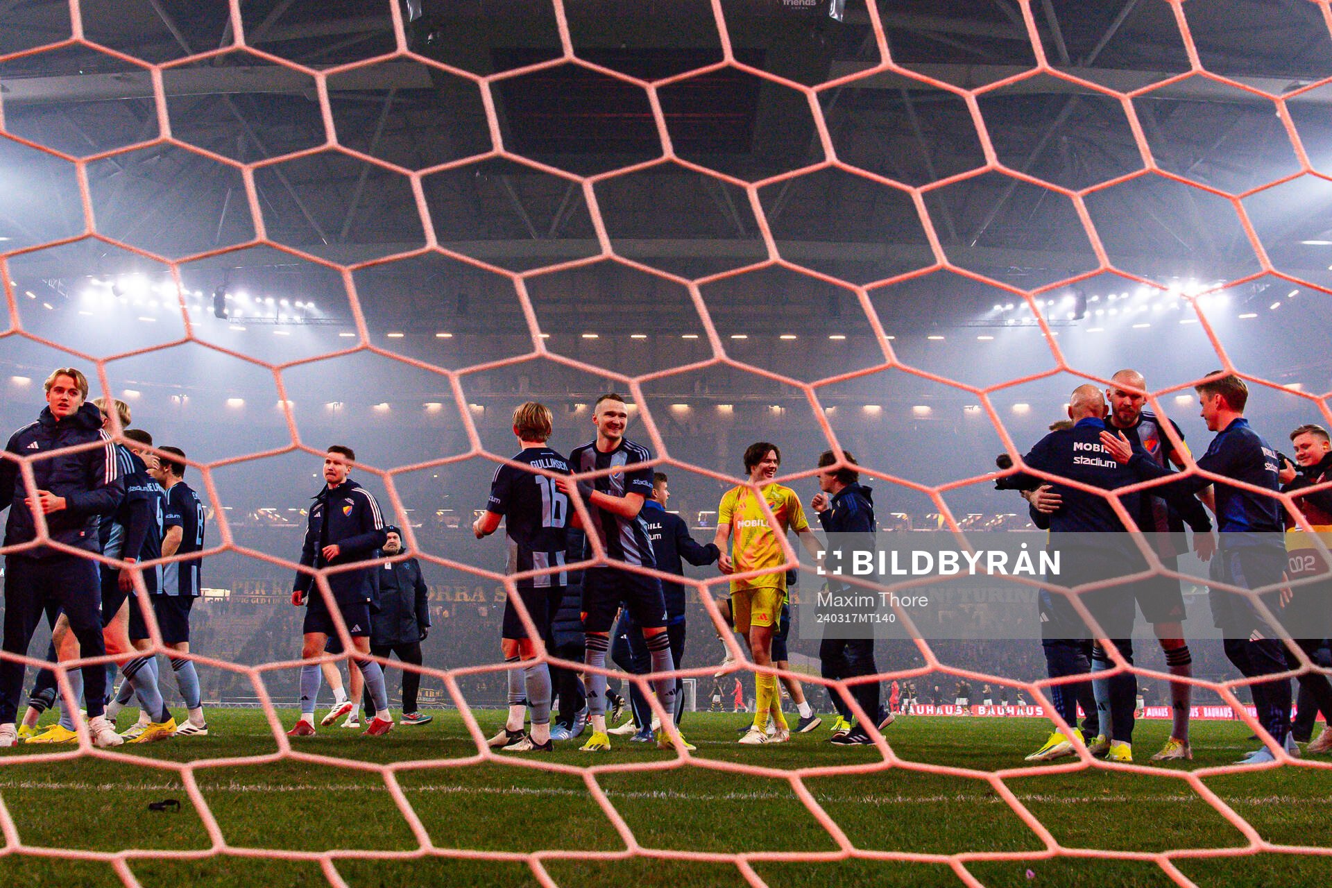 Djurgårdens målvakt Jacob Widell Zetterström jublar med