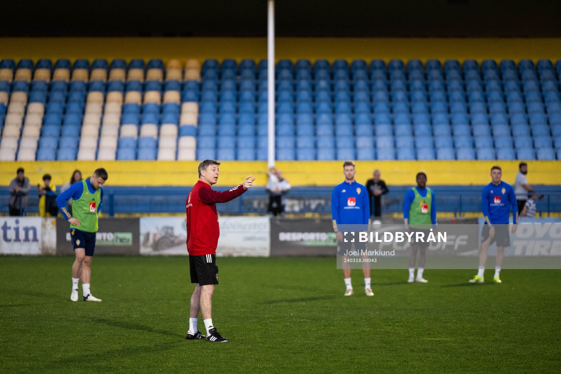Head coach Jon Dahl Tomasson of the Swedish men's national