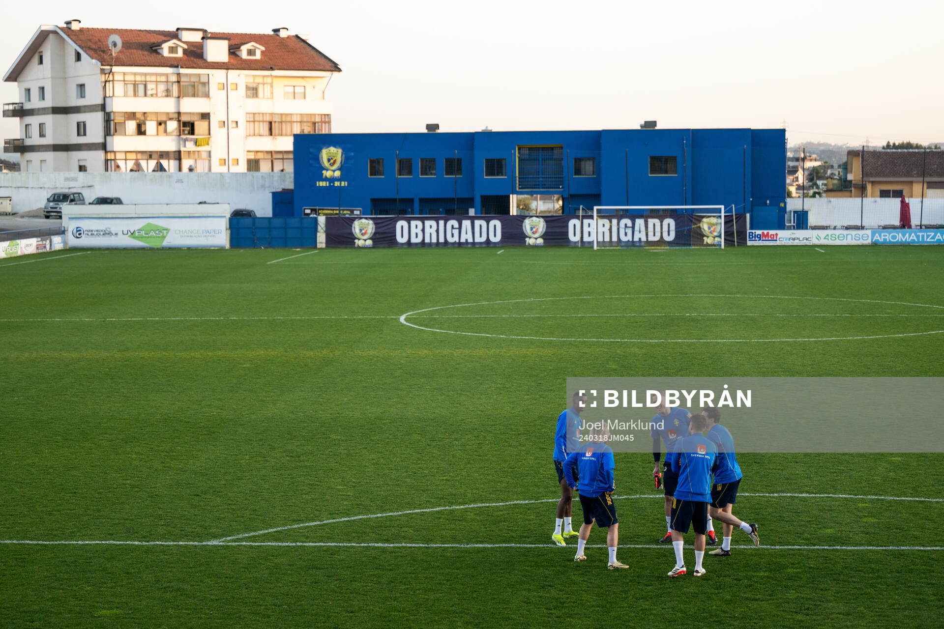Alexander Isak, Emil Forsberg, goaltender Robin Olsen,