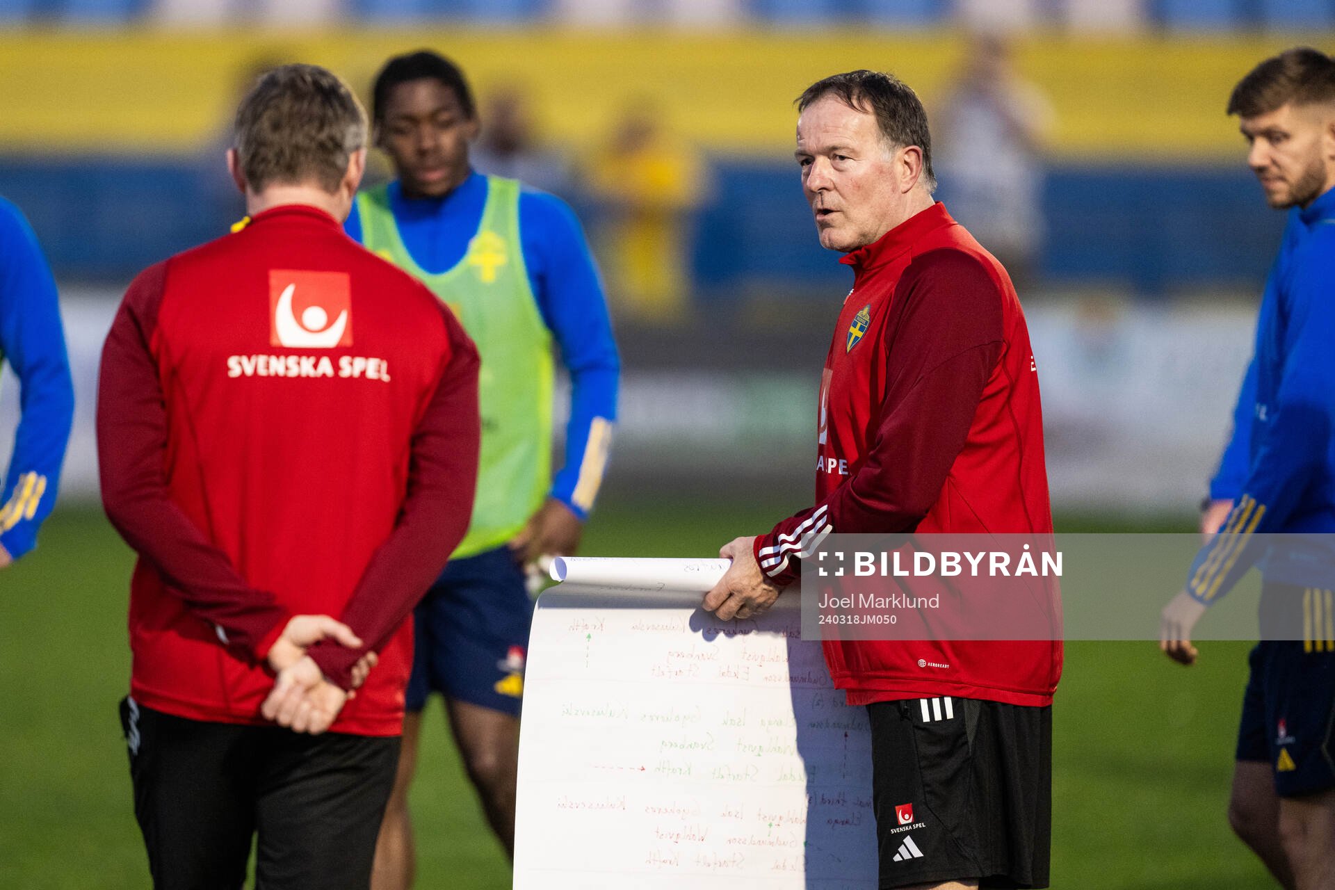 Head coach Jon Dahl Tomasson and assistant coach Remy