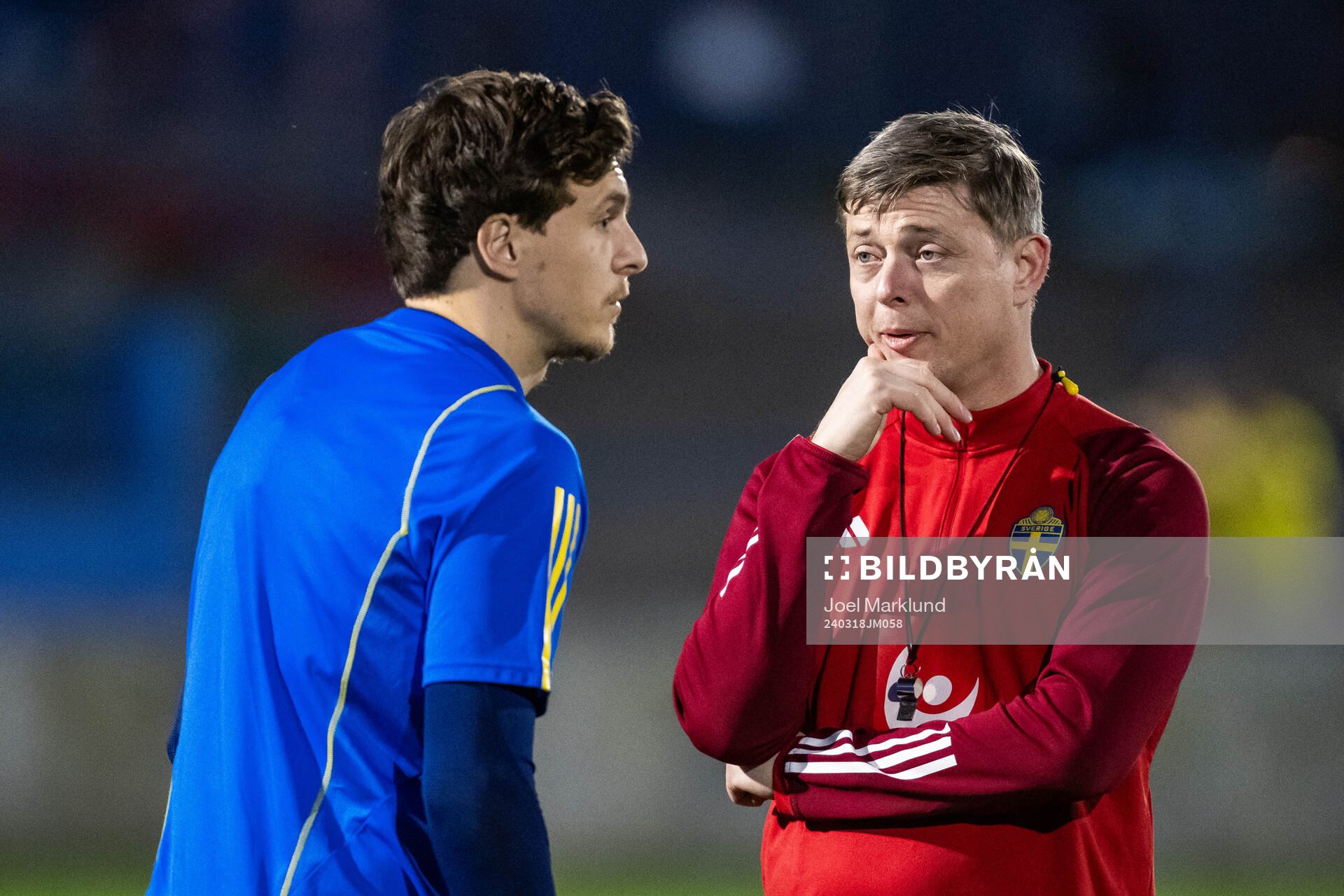 Victor Nilsson Lindelöf and head coach Jon Dahl Tomasson