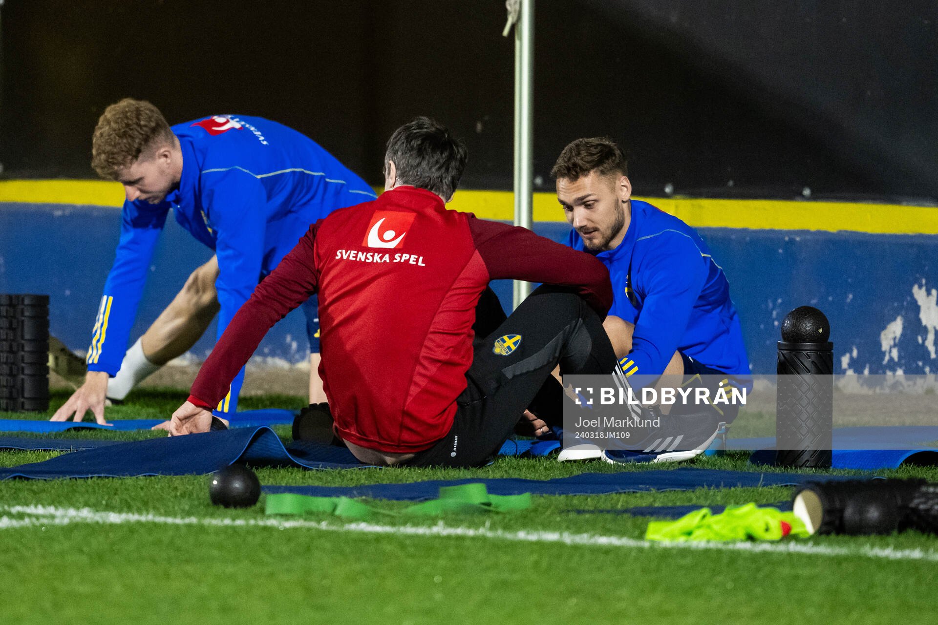 Samuel Gustafson and Linus Wahlqvist Egnell of the Swedish men's national football team during a training session on March 18, 2024 in Porto. 