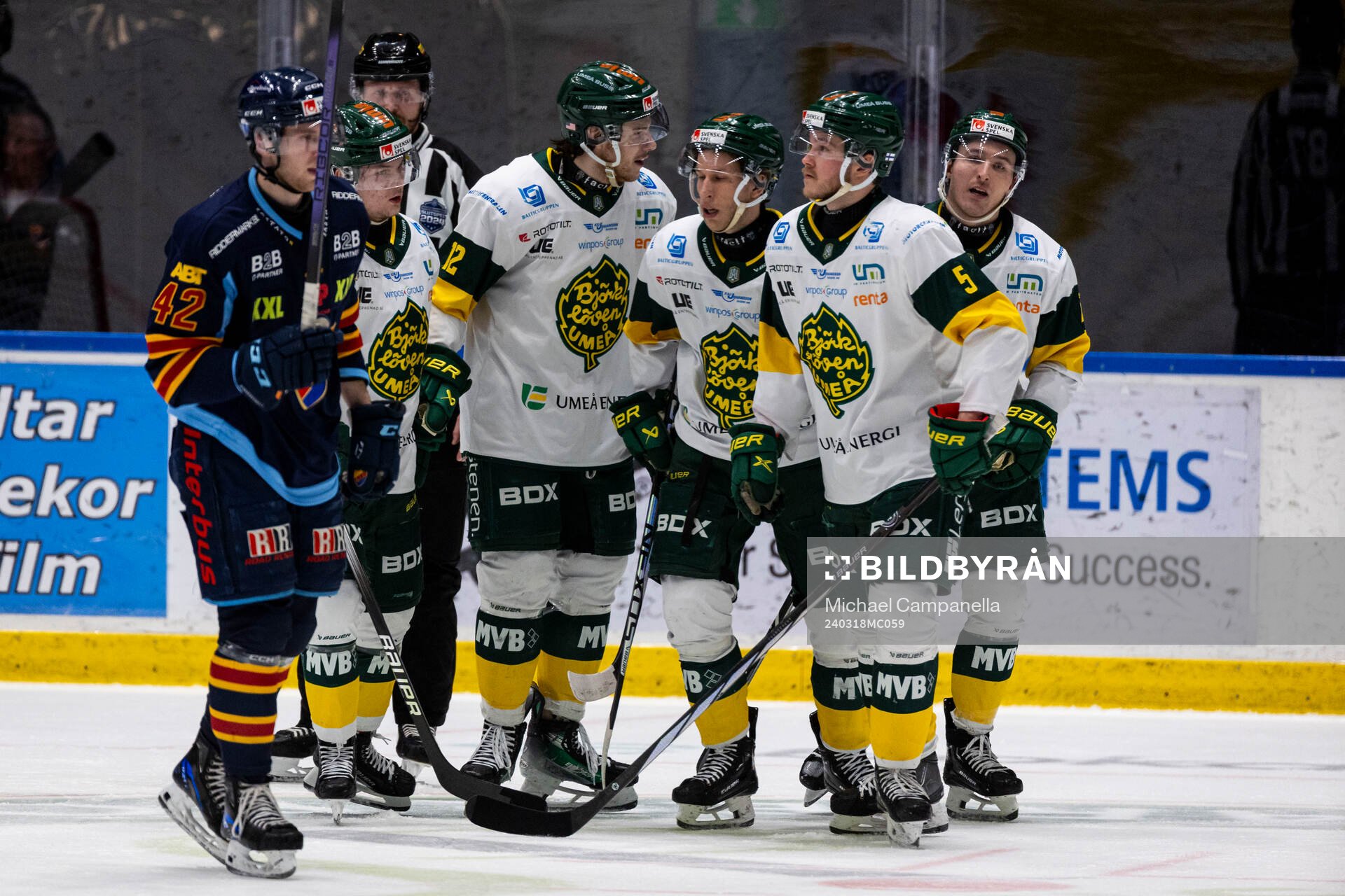 Björklövens Nicholas Schilkey jublar