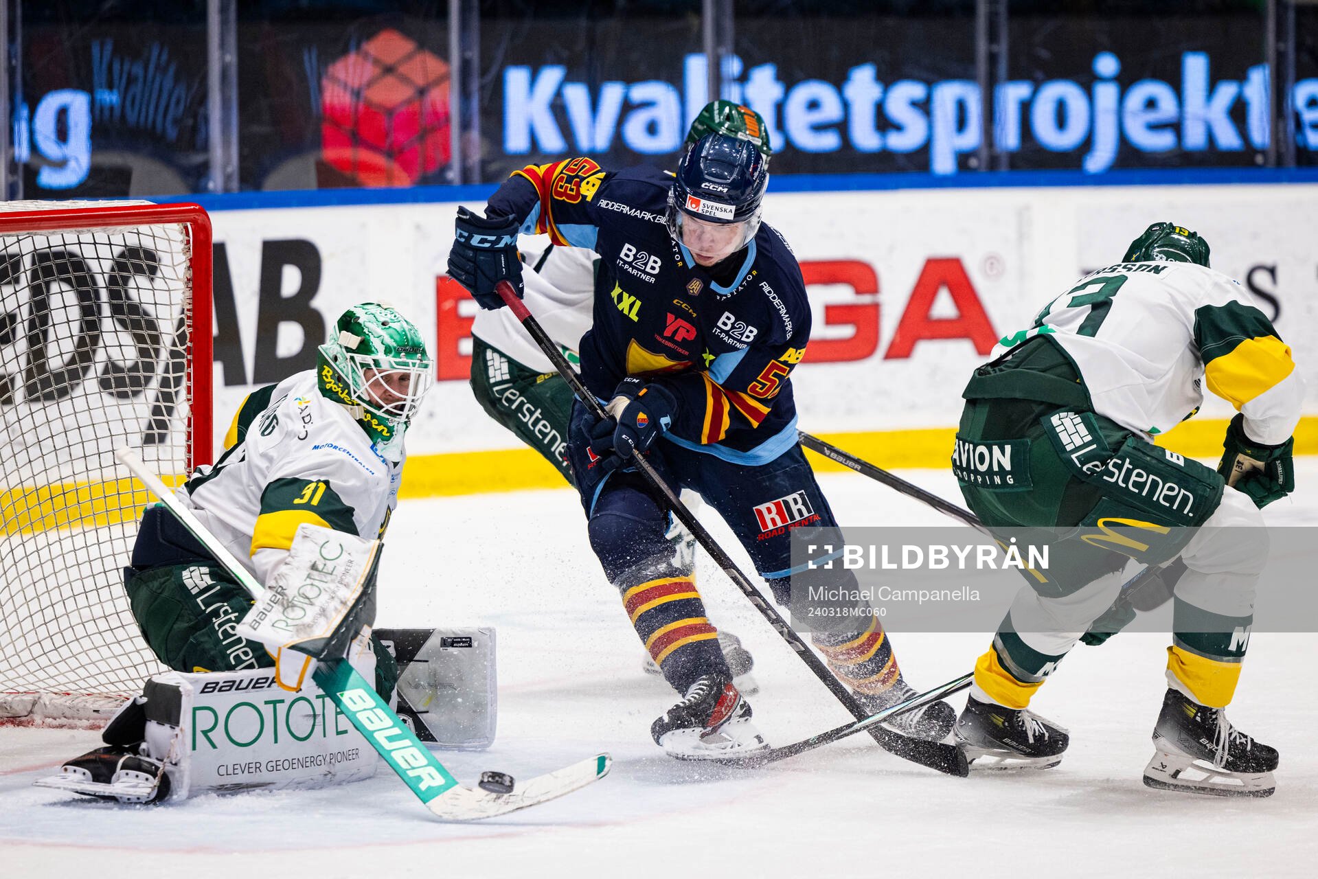Djurgårdens David Blomgren och Björklövens målvakt
