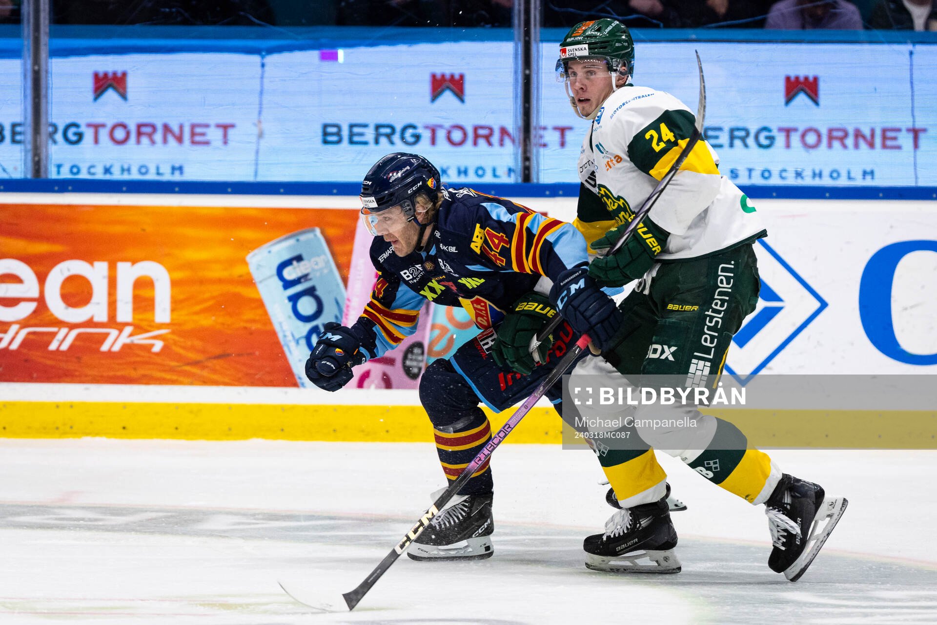 Djurgårdens Olle Liss och Björklövens Linus Cronholm