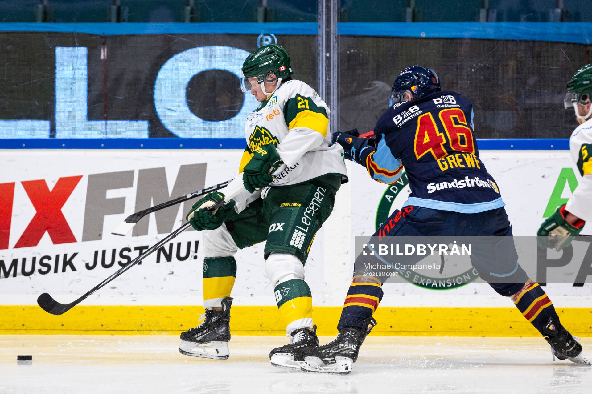 Björklövens Myles Powell och Djurgårdens Albin Grewe