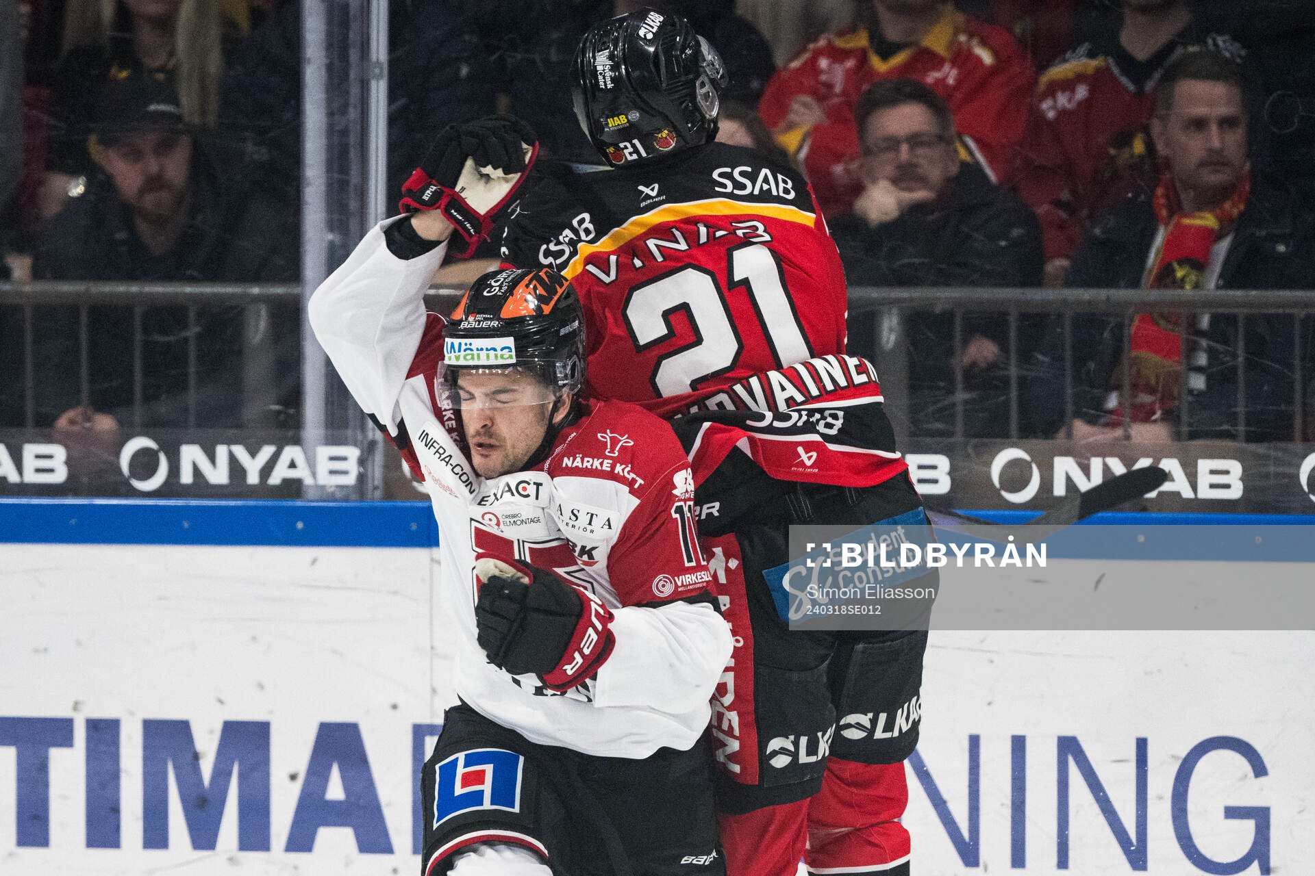 Örebros Danick Martel och Luleås Juhani Tyrväinen