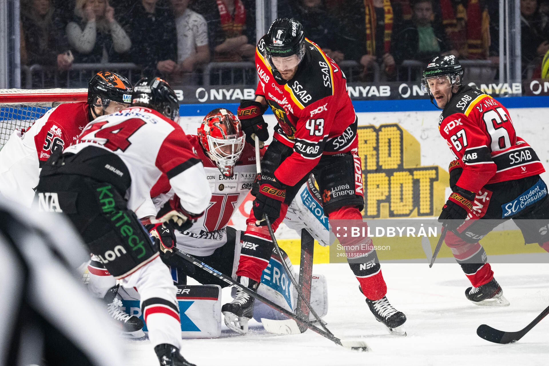 Örebros målvakt Jonas Arntzen och Luleås Oscar Eklind