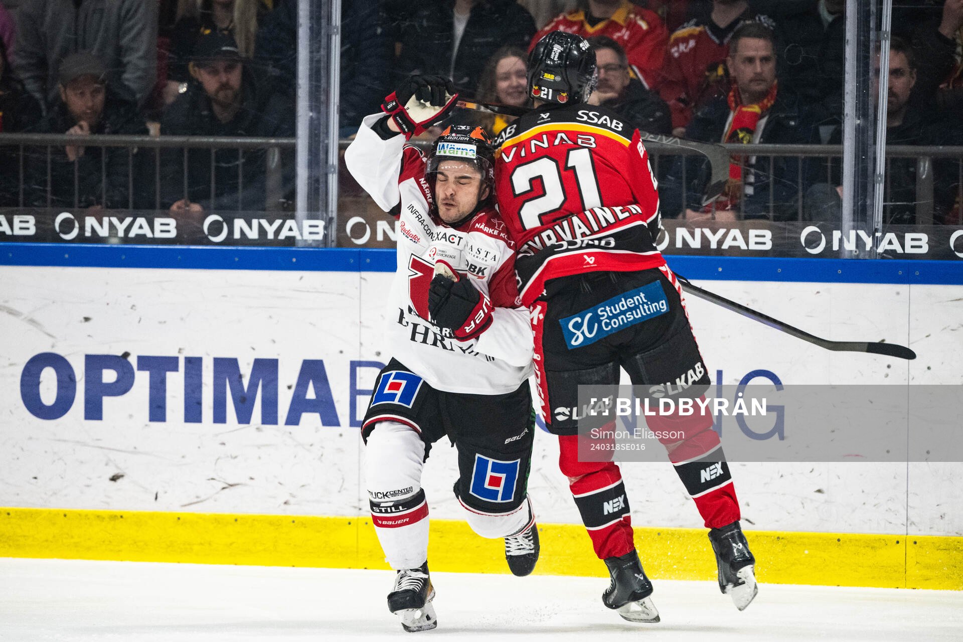 Örebros Danick Martel och Luleås Juhani Tyrväinen